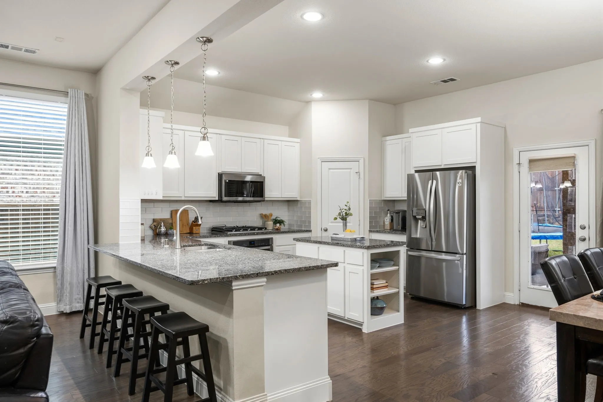Single Family Residence For Sale in Collin County , 908 Spring Falls Drive, Mc Kinney, Texas 75071, 3 Bedroom, 2 Bathroom, 2 Garage spaces, 2,173 Sqft, built in 2015, mls#21402248, Real Estate Agent in Mc Kinney, Homes For Sale in Collin county, Homes For Sale in Mc Kinney, Realtor in Mc Kinney Texas, Real Estate Brokerage Independent Realty Texas, Luminita Cordes Realtor