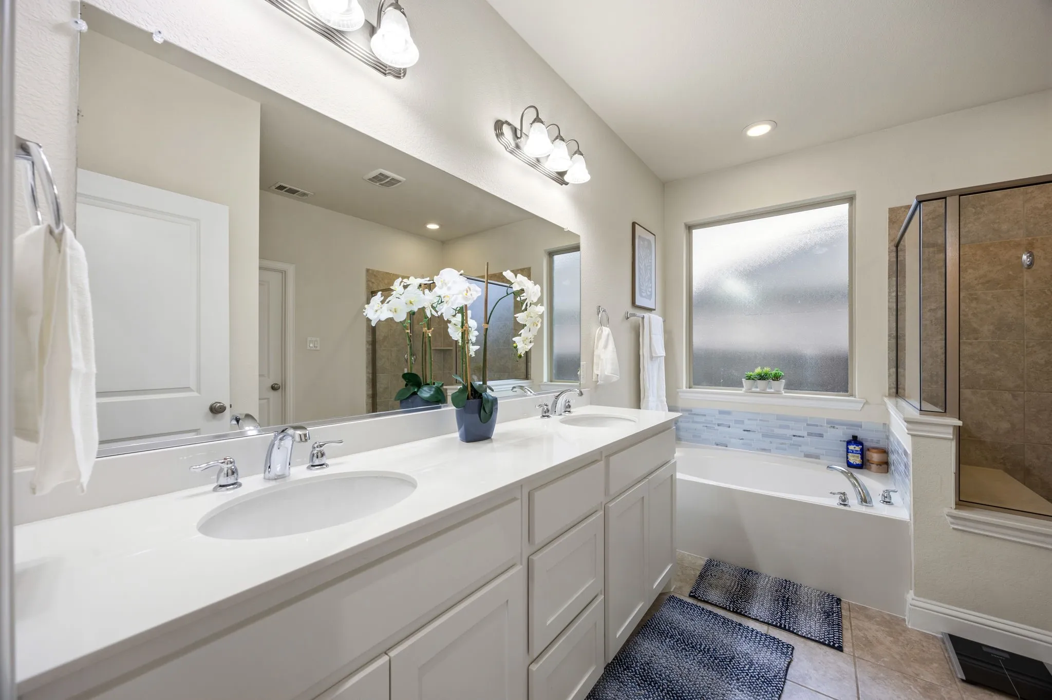 Single Family Residence For Sale in Collin County , 908 Spring Falls Drive, Mc Kinney, Texas 75071, 3 Bedroom, 2 Bathroom, 2 Garage spaces, 2,173 Sqft, built in 2015, mls#21402248, Real Estate Agent in Mc Kinney, Homes For Sale in Collin county, Homes For Sale in Mc Kinney, Realtor in Mc Kinney Texas, Real Estate Brokerage Independent Realty Texas, Luminita Cordes Realtor