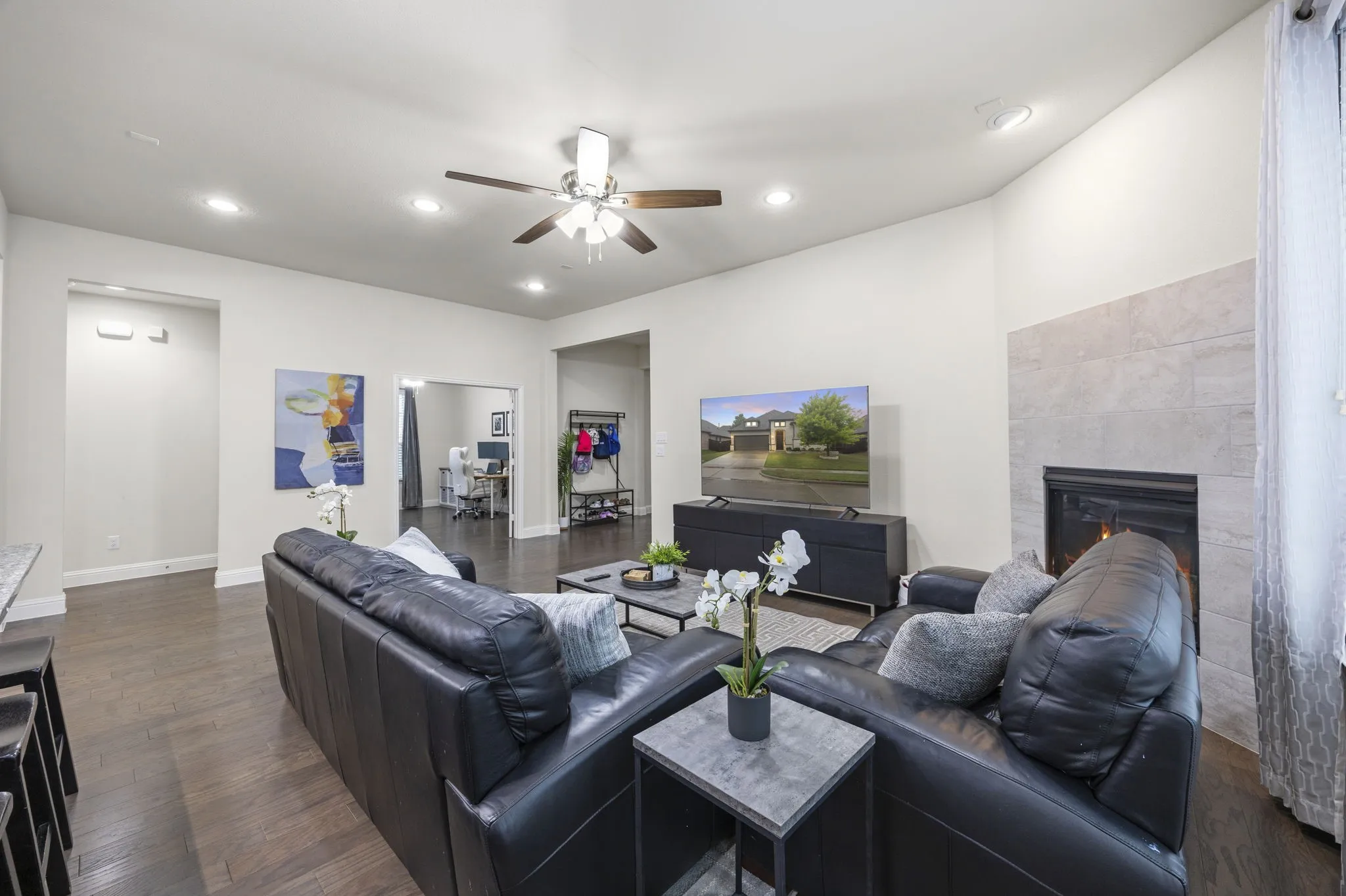 Single Family Residence For Sale in Collin County , 908 Spring Falls Drive, Mc Kinney, Texas 75071, 3 Bedroom, 2 Bathroom, 2 Garage spaces, 2,173 Sqft, built in 2015, mls#21402248, Real Estate Agent in Mc Kinney, Homes For Sale in Collin county, Homes For Sale in Mc Kinney, Realtor in Mc Kinney Texas, Real Estate Brokerage Independent Realty Texas, Luminita Cordes Realtor