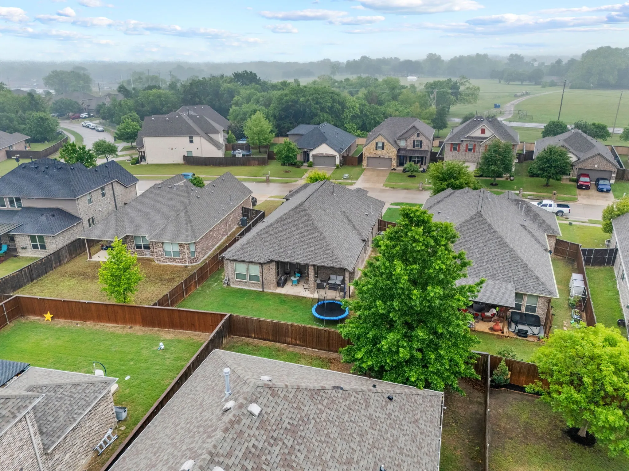 Single Family Residence For Sale in Collin County , 908 Spring Falls Drive, Mc Kinney, Texas 75071, 3 Bedroom, 2 Bathroom, 2 Garage spaces, 2,173 Sqft, built in 2015, mls#21402248, Real Estate Agent in Mc Kinney, Homes For Sale in Collin county, Homes For Sale in Mc Kinney, Realtor in Mc Kinney Texas, Real Estate Brokerage Independent Realty Texas, Luminita Cordes Realtor