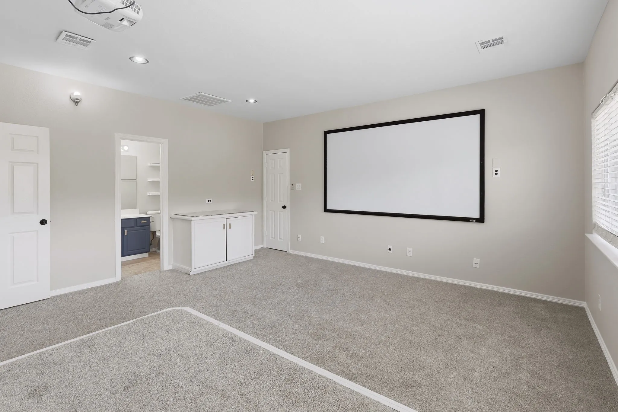 Single Family Residence For Rent in Collin County , 708 Hackberry Ridge Drive, Mc Kinney, Texas 75072, 4 Bedroom, 4 Bathroom, 2 Garage spaces, 3,269 Sqft, built in 1999, mls#21399273, Real Estate Agent in Mc Kinney, Homes For Rent in Collin county, Homes For Rent in Mc Kinney, Realtor in Mc Kinney Texas, Real Estate Brokerage Independent Realty Texas, Luminita Cordes Realtor