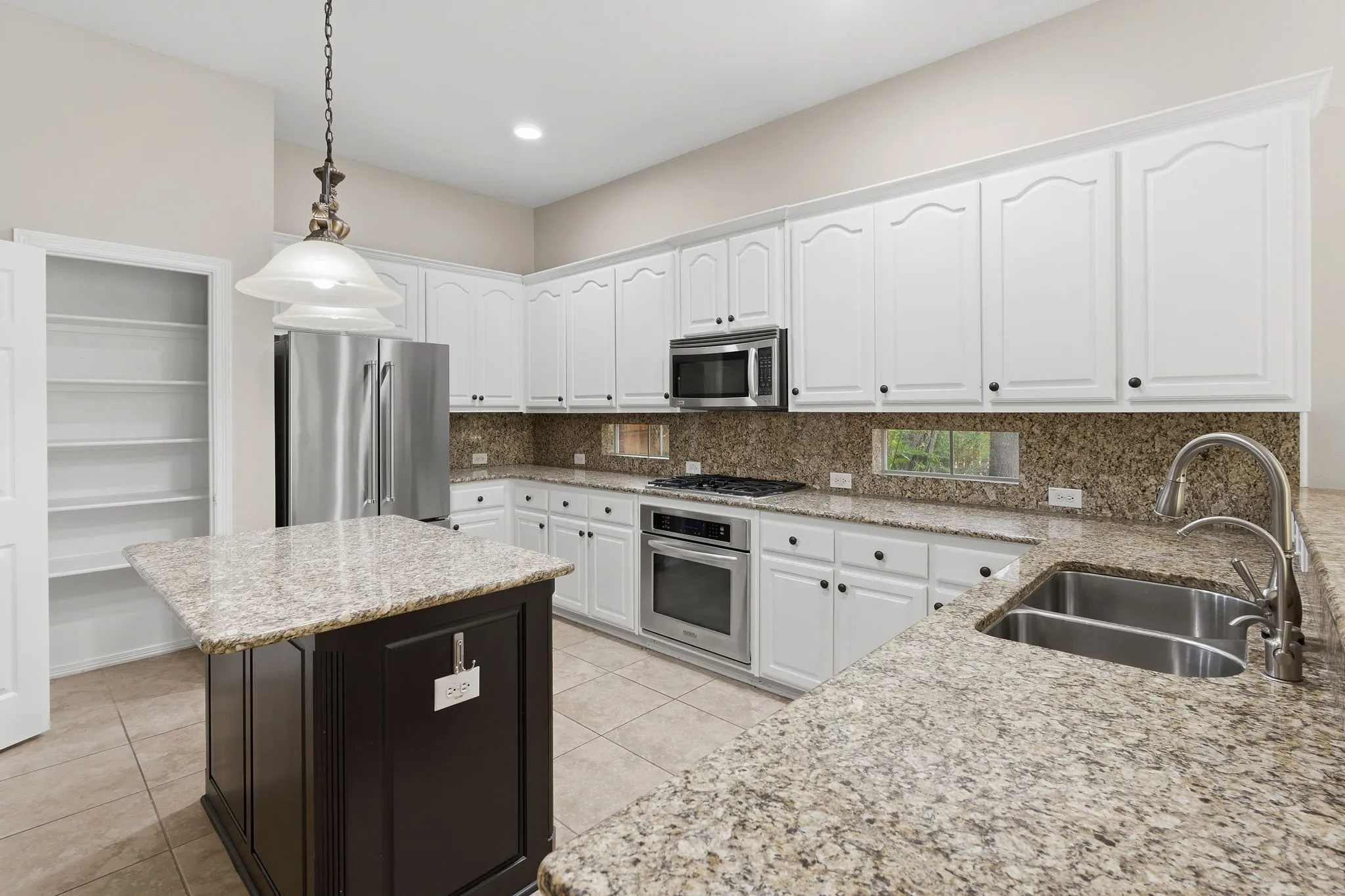 Single Family Residence For Rent in Collin County , 708 Hackberry Ridge Drive, Mc Kinney, Texas 75072, 4 Bedroom, 4 Bathroom, 2 Garage spaces, 3,269 Sqft, built in 1999, mls#21399273, Real Estate Agent in Mc Kinney, Homes For Rent in Collin county, Homes For Rent in Mc Kinney, Realtor in Mc Kinney Texas, Real Estate Brokerage Independent Realty Texas, Luminita Cordes Realtor