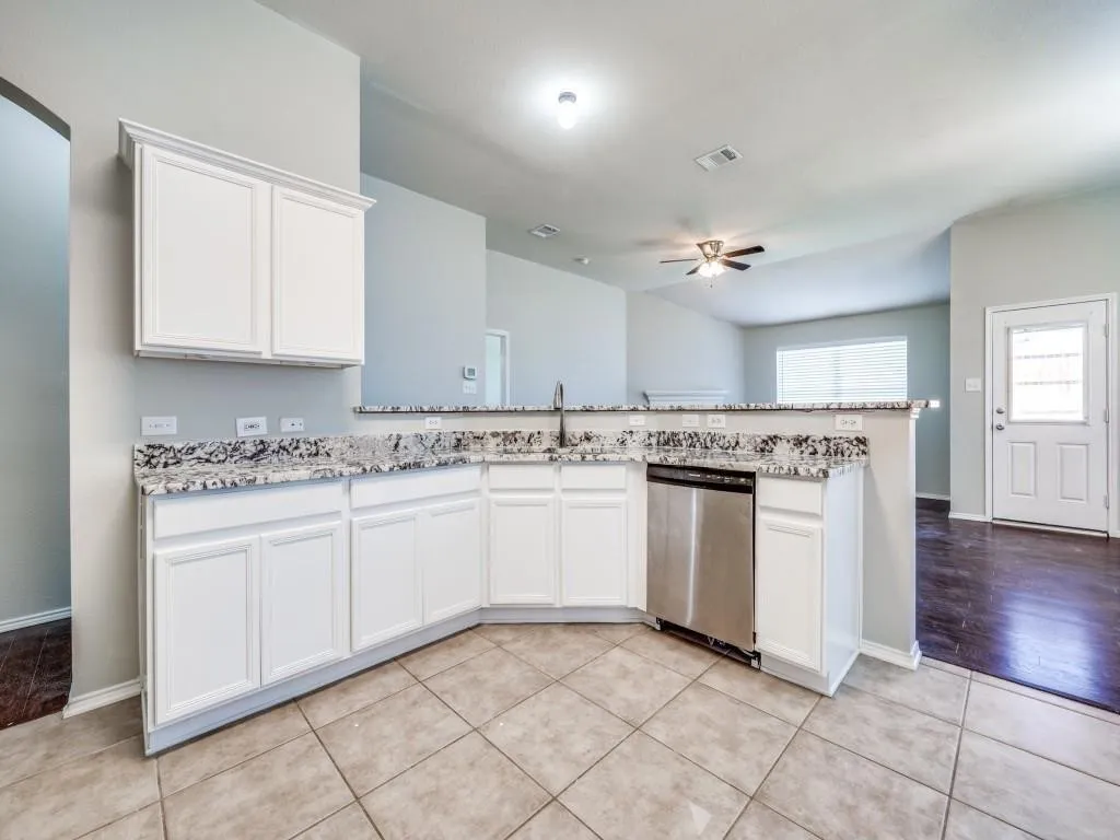 Single Family Residence For Rent in Collin County , 2844 Saddlebred Trail, Celina, Texas 75009, 4 Bedroom, 2 Bathroom, 2 Garage spaces, 1,941 Sqft, built in 2006, mls#21402263, Real Estate Agent in Celina, Homes For Rent in Collin county, Homes For Rent in Celina, Realtor in Celina Texas, Real Estate Brokerage Independent Realty Texas, Luminita Cordes Realtor