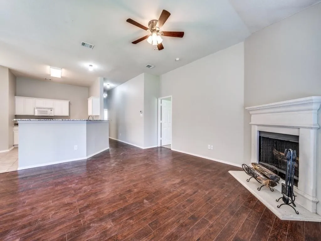 Single Family Residence For Rent in Collin County , 2844 Saddlebred Trail, Celina, Texas 75009, 4 Bedroom, 2 Bathroom, 2 Garage spaces, 1,941 Sqft, built in 2006, mls#21402263, Real Estate Agent in Celina, Homes For Rent in Collin county, Homes For Rent in Celina, Realtor in Celina Texas, Real Estate Brokerage Independent Realty Texas, Luminita Cordes Realtor