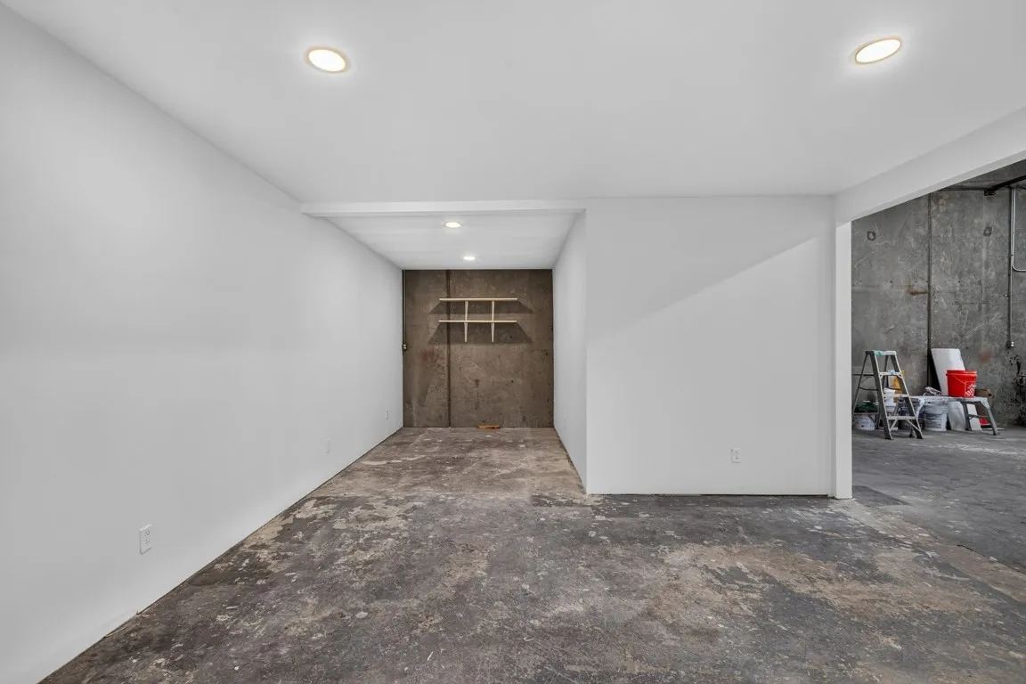 Warehouse For Rent in Dallas County , 4405 Industrial Street, Rowlett, Texas 75088, 0, 0, Garage spaces, 0 Sqft, built in 1983, mls#21401856, Real Estate Agent in Rowlett, Homes For Rent in Dallas county, Homes For Rent in Rowlett, Realtor in Rowlett Texas, Real Estate Brokerage Independent Realty Texas, Luminita Cordes Realtor