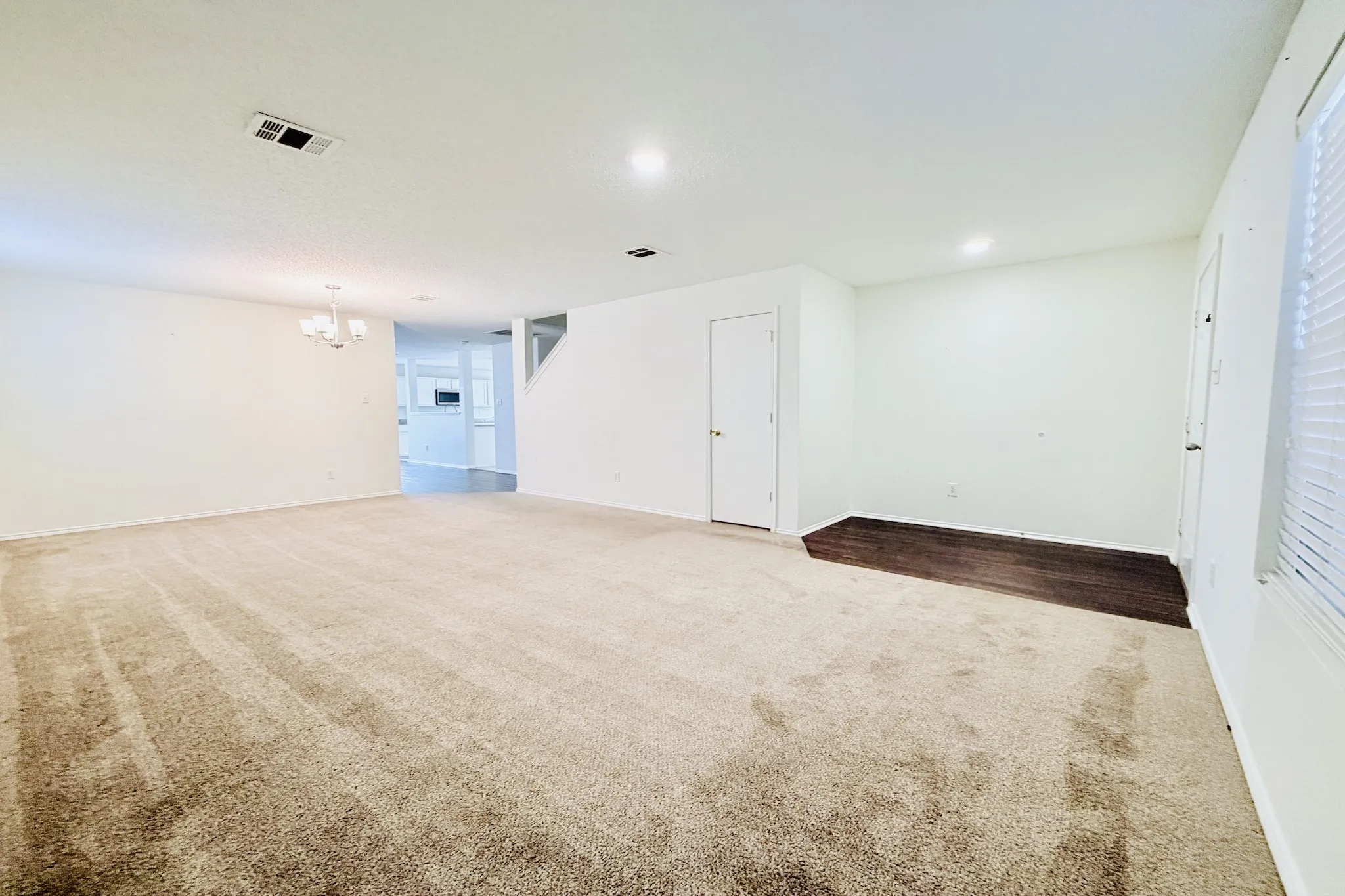 Single Family Residence For Rent in Tarrant County , 7909 Mosstree Drive, Arlington, Texas 76001, 4 Bedroom, 3 Bathroom, 2 Garage spaces, 3,185 Sqft, built in 2001, mls#21400045, Real Estate Agent in Arlington, Homes For Rent in Tarrant county, Homes For Rent in Arlington, Realtor in Arlington Texas, Real Estate Brokerage Independent Realty Texas, Luminita Cordes Realtor