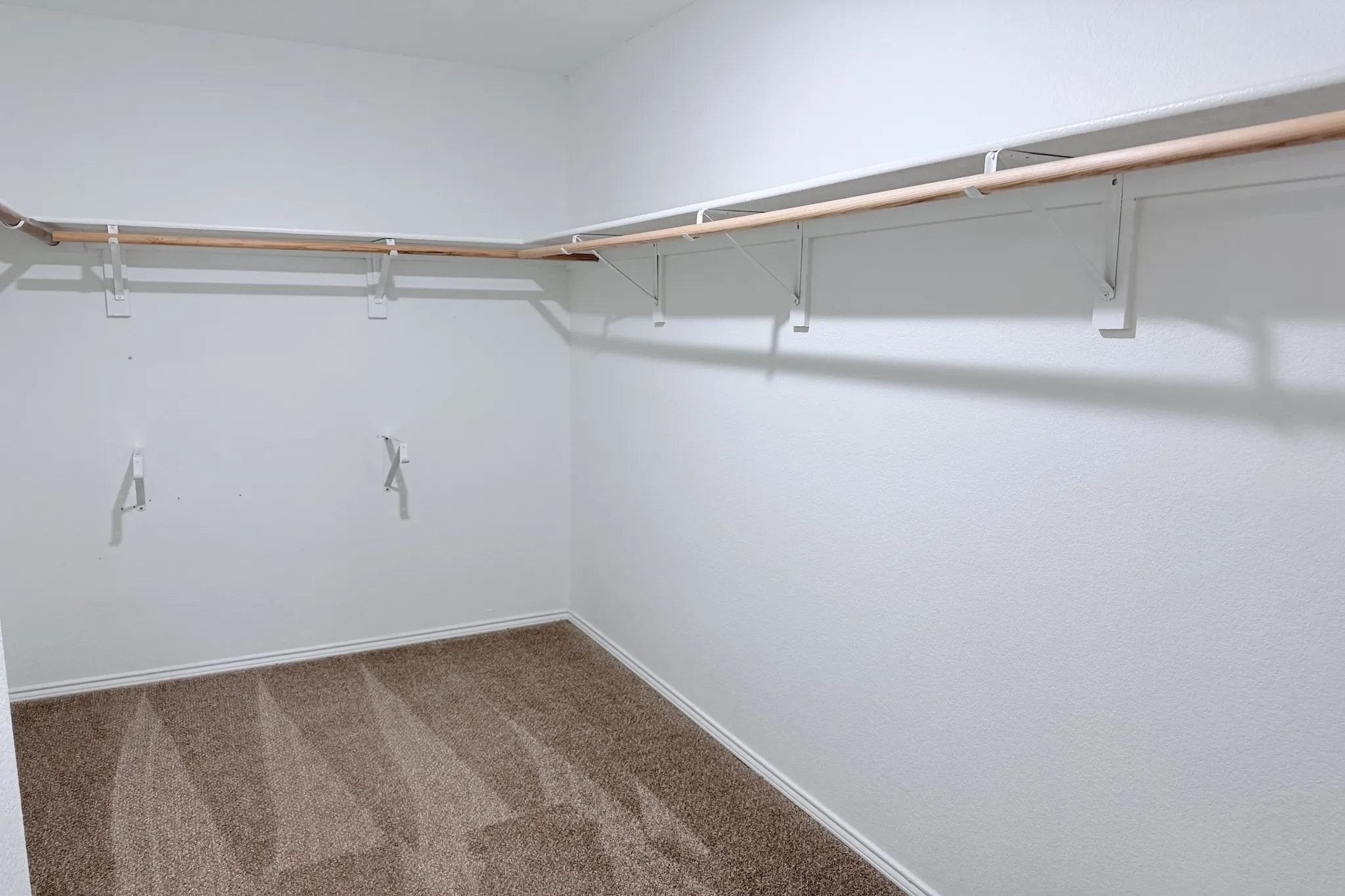 Single Family Residence For Rent in Tarrant County , 7909 Mosstree Drive, Arlington, Texas 76001, 4 Bedroom, 3 Bathroom, 2 Garage spaces, 3,185 Sqft, built in 2001, mls#21400045, Real Estate Agent in Arlington, Homes For Rent in Tarrant county, Homes For Rent in Arlington, Realtor in Arlington Texas, Real Estate Brokerage Independent Realty Texas, Luminita Cordes Realtor