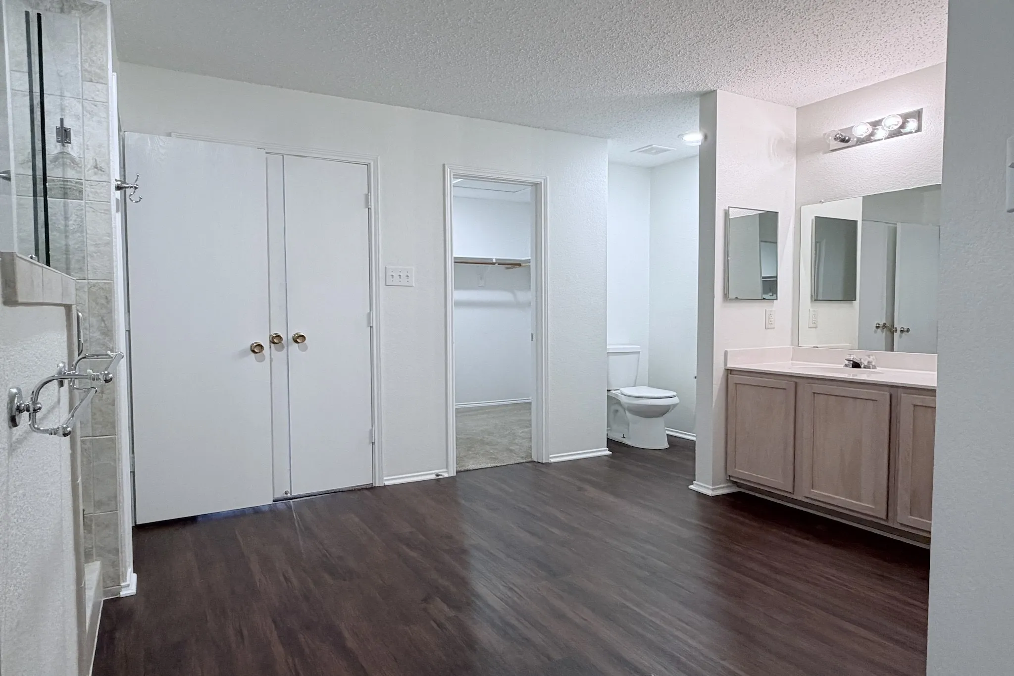 Single Family Residence For Rent in Tarrant County , 7909 Mosstree Drive, Arlington, Texas 76001, 4 Bedroom, 3 Bathroom, 2 Garage spaces, 3,185 Sqft, built in 2001, mls#21400045, Real Estate Agent in Arlington, Homes For Rent in Tarrant county, Homes For Rent in Arlington, Realtor in Arlington Texas, Real Estate Brokerage Independent Realty Texas, Luminita Cordes Realtor