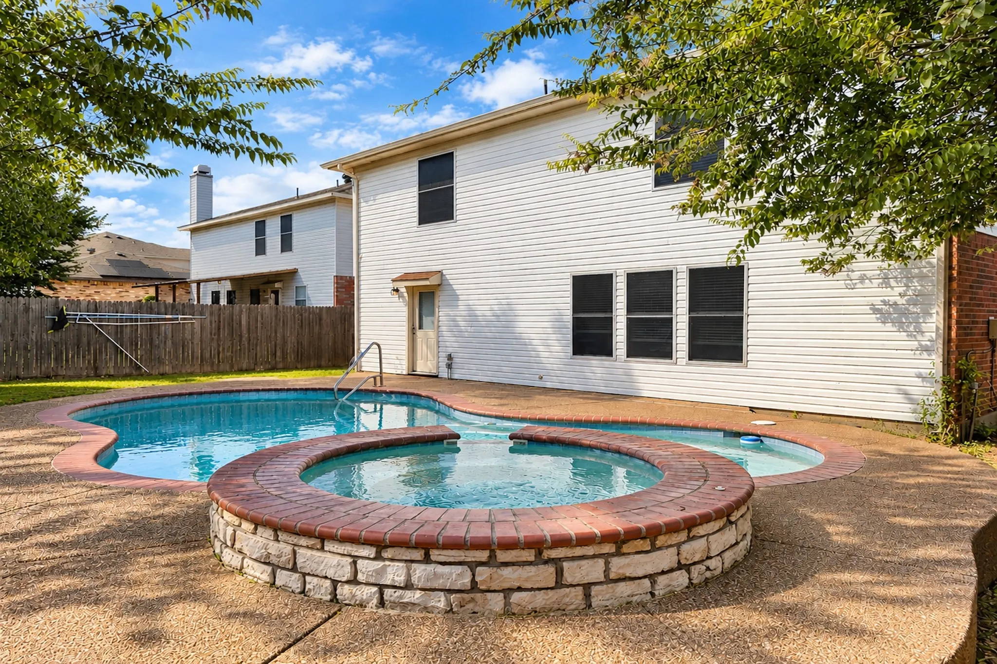 Single Family Residence For Rent in Tarrant County , 7909 Mosstree Drive, Arlington, Texas 76001, 4 Bedroom, 3 Bathroom, 2 Garage spaces, 3,185 Sqft, built in 2001, mls#21400045, Real Estate Agent in Arlington, Homes For Rent in Tarrant county, Homes For Rent in Arlington, Realtor in Arlington Texas, Real Estate Brokerage Independent Realty Texas, Luminita Cordes Realtor