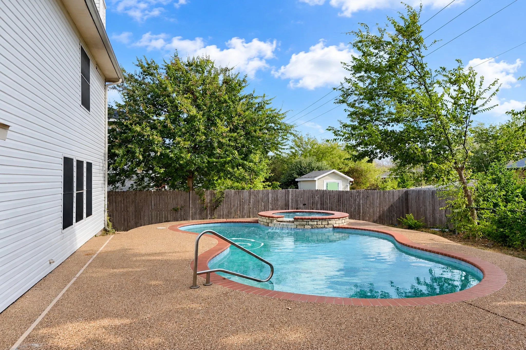 Single Family Residence For Rent in Tarrant County , 7909 Mosstree Drive, Arlington, Texas 76001, 4 Bedroom, 3 Bathroom, 2 Garage spaces, 3,185 Sqft, built in 2001, mls#21400045, Real Estate Agent in Arlington, Homes For Rent in Tarrant county, Homes For Rent in Arlington, Realtor in Arlington Texas, Real Estate Brokerage Independent Realty Texas, Luminita Cordes Realtor