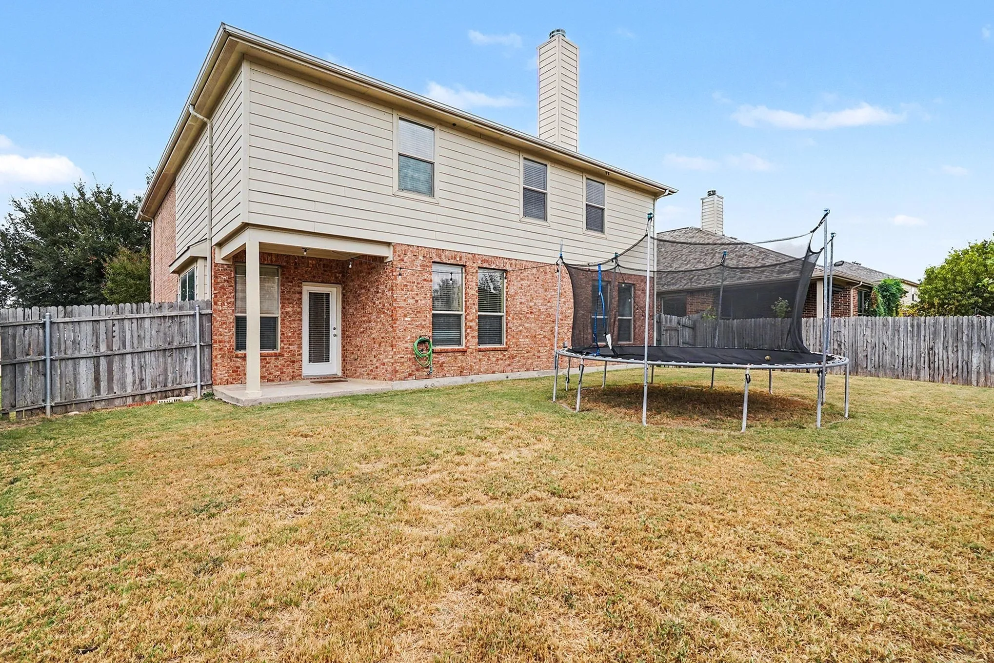 Single Family Residence For Sale in Johnson County , 804 W Bend Boulevard, Burleson, Texas 76028, 4 Bedroom, 4 Bathroom, 2 Garage spaces, 3,116 Sqft, built in 2009, mls#21398674, Real Estate Agent in Burleson, Homes For Sale in Johnson county, Homes For Sale in Burleson, Realtor in Burleson Texas, Real Estate Brokerage Independent Realty Texas, Luminita Cordes Realtor