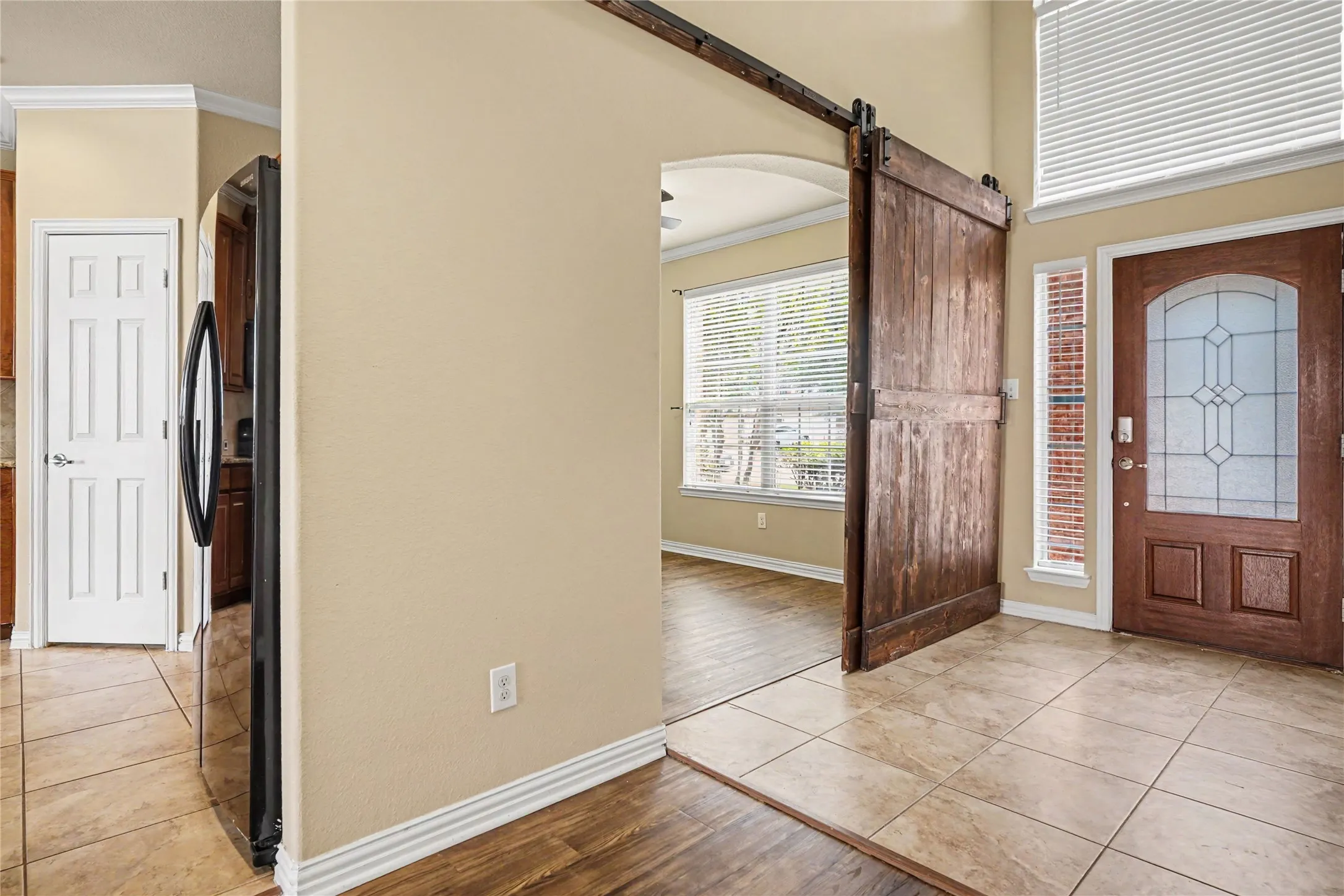 Single Family Residence For Sale in Johnson County , 804 W Bend Boulevard, Burleson, Texas 76028, 4 Bedroom, 4 Bathroom, 2 Garage spaces, 3,116 Sqft, built in 2009, mls#21398674, Real Estate Agent in Burleson, Homes For Sale in Johnson county, Homes For Sale in Burleson, Realtor in Burleson Texas, Real Estate Brokerage Independent Realty Texas, Luminita Cordes Realtor
