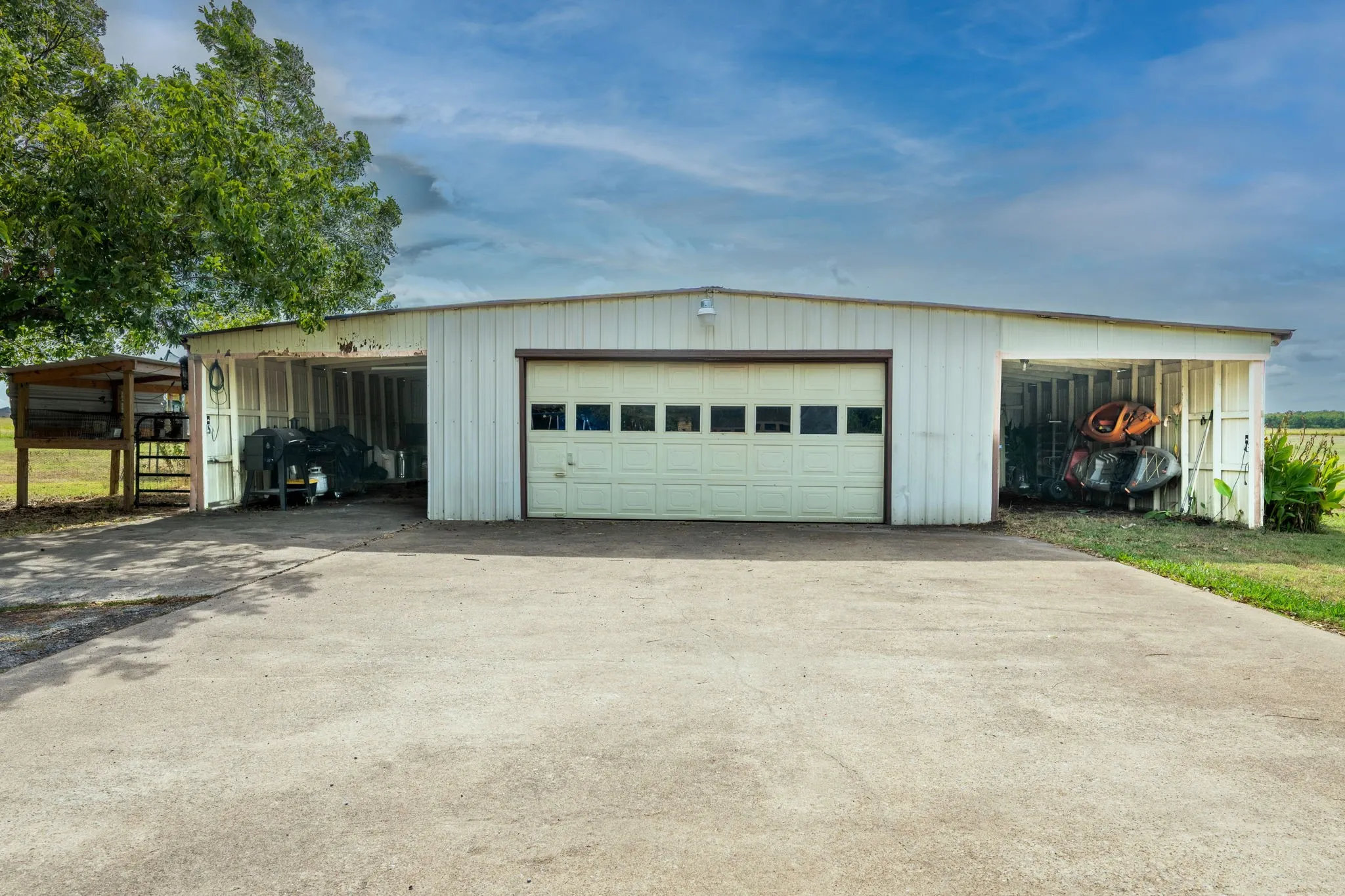 Single Family Residence For Sale in Collin County , 815 W Cook Street, Josephine, Texas 75173, 3 Bedroom, 2 Bathroom, 2 Garage spaces, 1,776 Sqft, built in 1986, mls#21400700, Real Estate Agent in Josephine, Homes For Sale in Collin county, Homes For Sale in Josephine, Realtor in Josephine Texas, Real Estate Brokerage Independent Realty Texas, Luminita Cordes Realtor