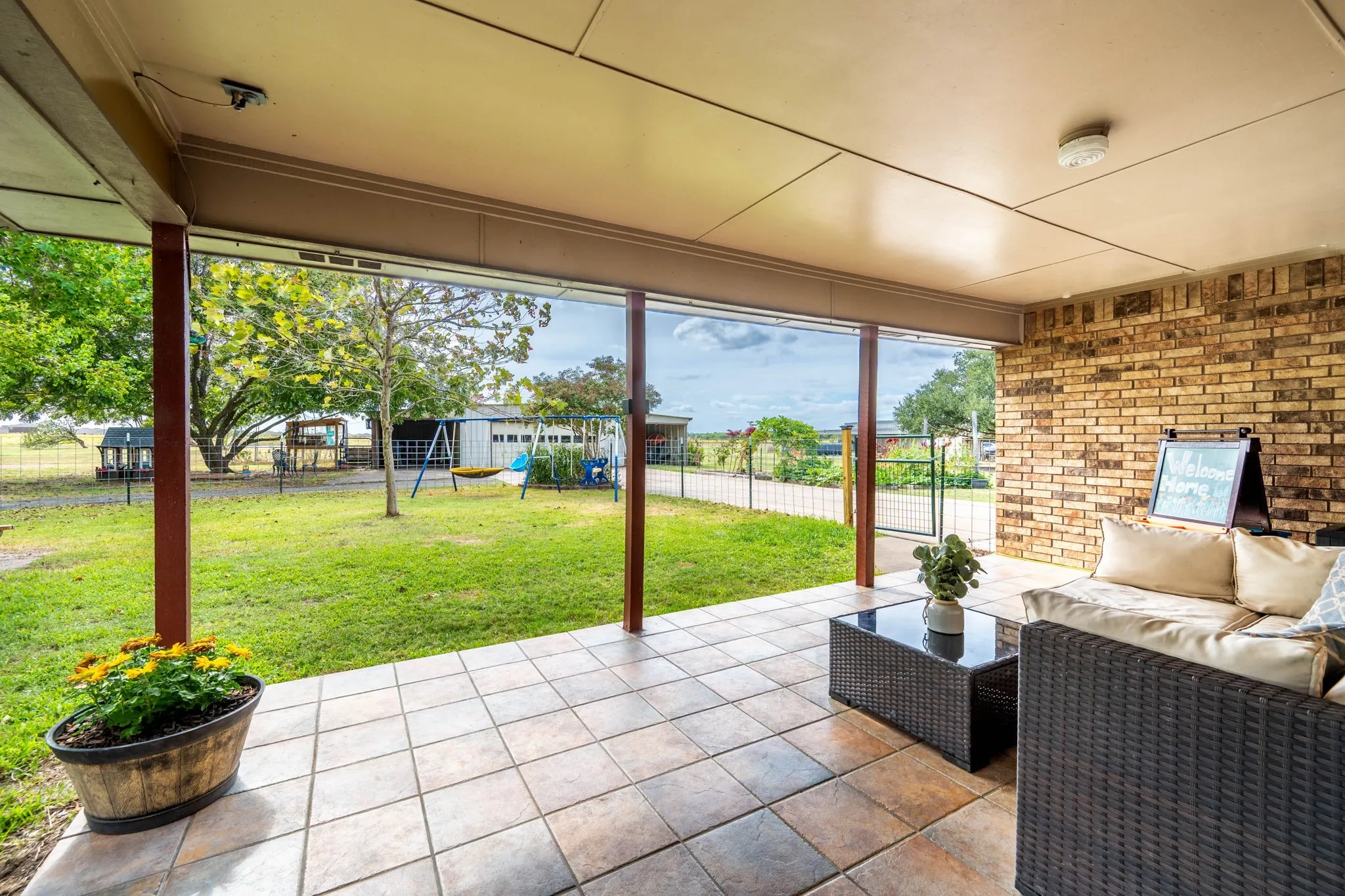 Single Family Residence For Sale in Collin County , 815 W Cook Street, Josephine, Texas 75173, 3 Bedroom, 2 Bathroom, 2 Garage spaces, 1,776 Sqft, built in 1986, mls#21400700, Real Estate Agent in Josephine, Homes For Sale in Collin county, Homes For Sale in Josephine, Realtor in Josephine Texas, Real Estate Brokerage Independent Realty Texas, Luminita Cordes Realtor