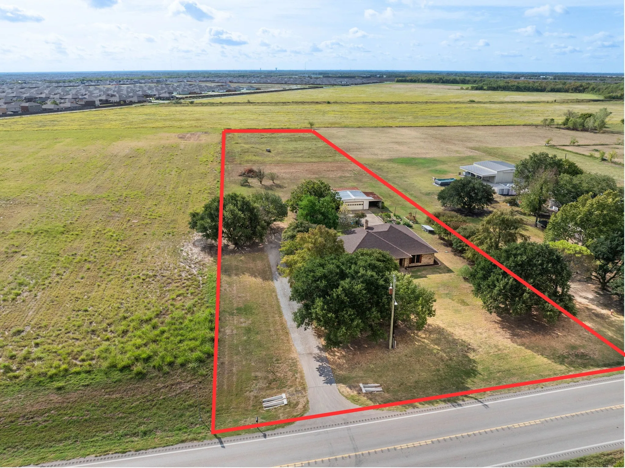 Single Family Residence For Sale in Collin County , 815 W Cook Street, Josephine, Texas 75173, 3 Bedroom, 2 Bathroom, 2 Garage spaces, 1,776 Sqft, built in 1986, mls#21400700, Real Estate Agent in Josephine, Homes For Sale in Collin county, Homes For Sale in Josephine, Realtor in Josephine Texas, Real Estate Brokerage Independent Realty Texas, Luminita Cordes Realtor