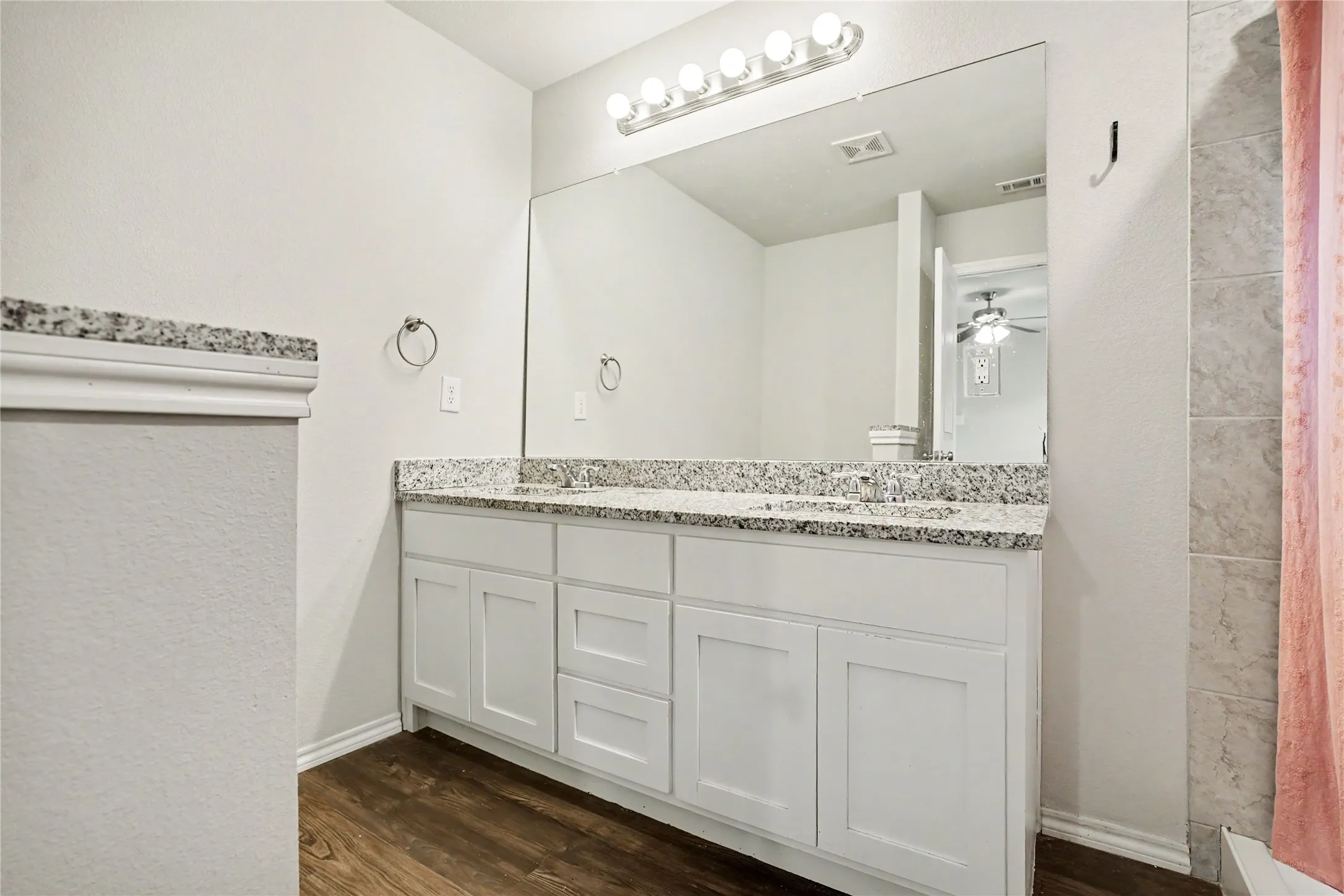 Single Family Residence For Sale in Dallas County , 1634 E Missouri Avenue, Dallas, Texas 75216, 4 Bedroom, 2 Bathroom, 2 Garage spaces, 2,041 Sqft, built in 2021, mls#21394704, Real Estate Agent in Dallas, Homes For Sale in Dallas county, Homes For Sale in Dallas, Realtor in Dallas Texas, Real Estate Brokerage Independent Realty Texas, Luminita Cordes Realtor