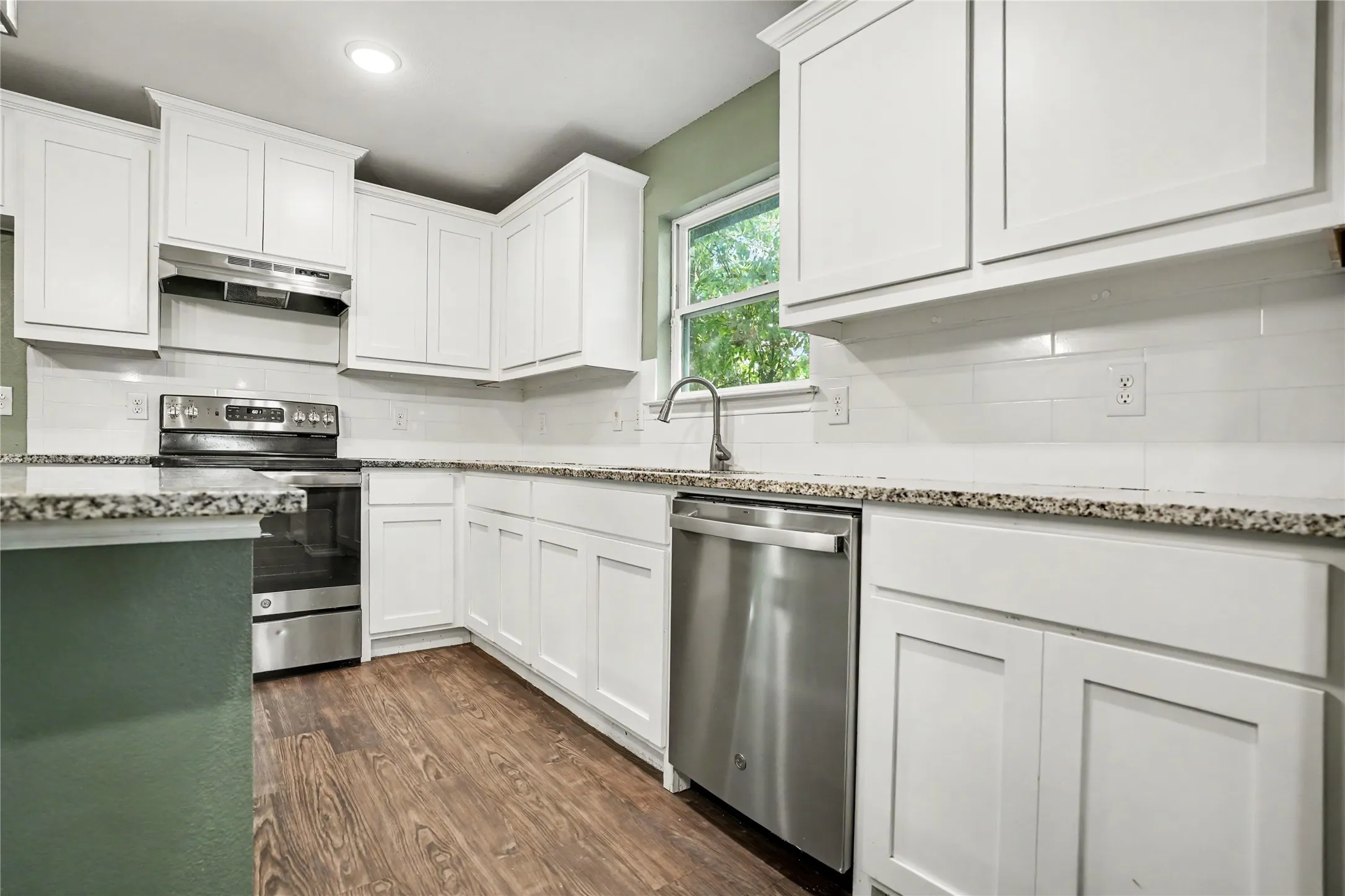 Single Family Residence For Sale in Dallas County , 1634 E Missouri Avenue, Dallas, Texas 75216, 4 Bedroom, 2 Bathroom, 2 Garage spaces, 2,041 Sqft, built in 2021, mls#21394704, Real Estate Agent in Dallas, Homes For Sale in Dallas county, Homes For Sale in Dallas, Realtor in Dallas Texas, Real Estate Brokerage Independent Realty Texas, Luminita Cordes Realtor