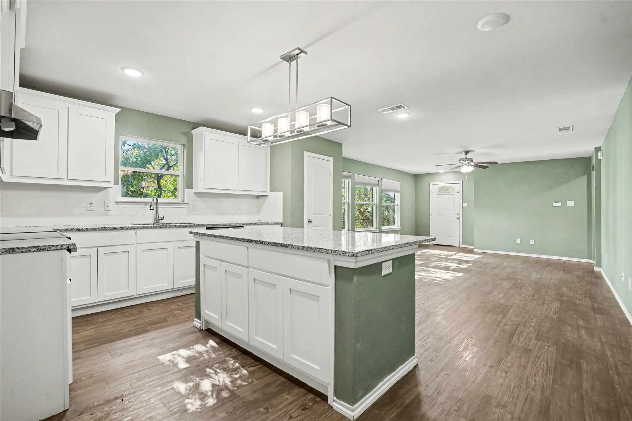 Single Family Residence For Sale in Dallas County , 1634 E Missouri Avenue, Dallas, Texas 75216, 4 Bedroom, 2 Bathroom, 2 Garage spaces, 2,041 Sqft, built in 2021, mls#21394704, Real Estate Agent in Dallas, Homes For Sale in Dallas county, Homes For Sale in Dallas, Realtor in Dallas Texas, Real Estate Brokerage Independent Realty Texas, Luminita Cordes Realtor