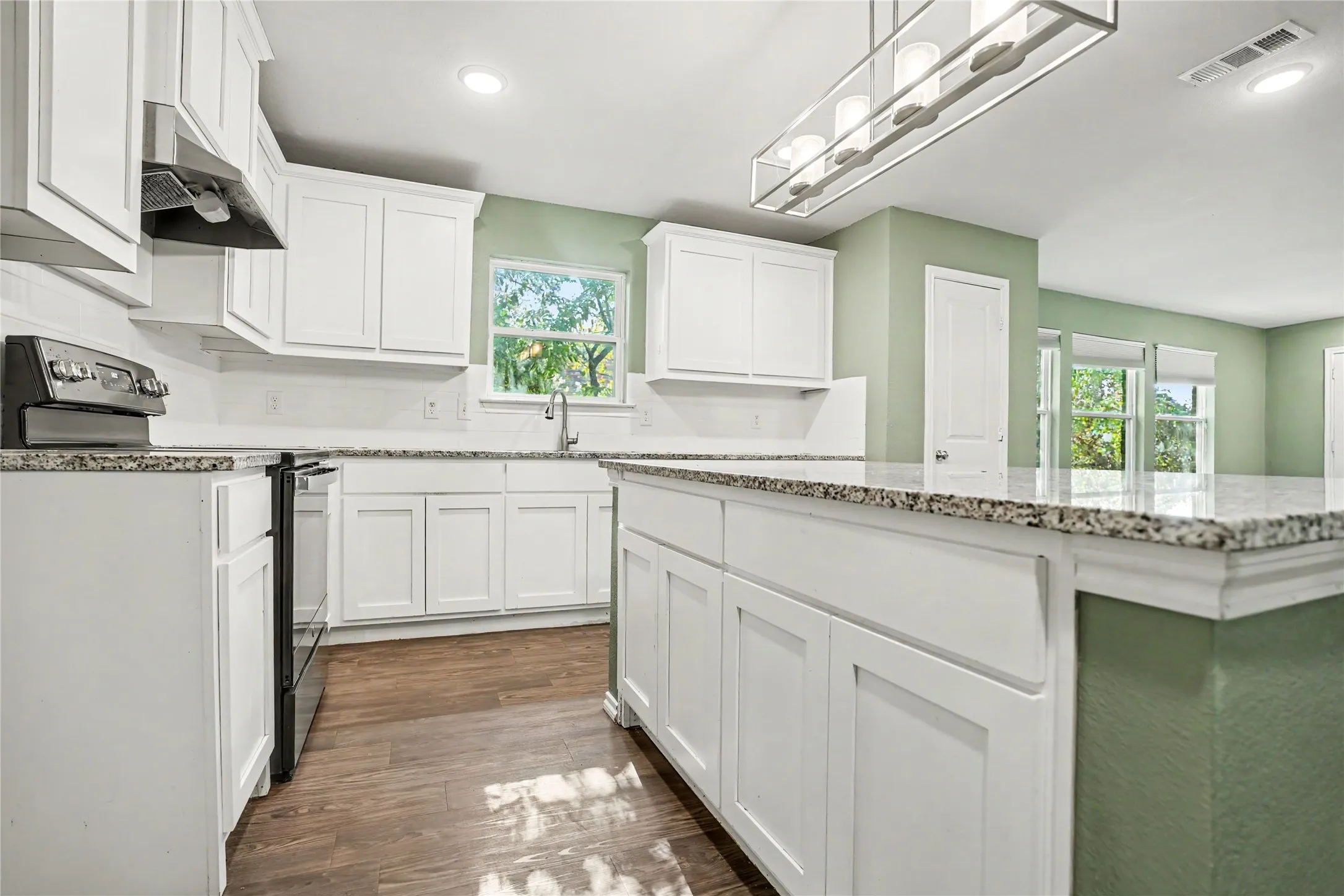 Single Family Residence For Sale in Dallas County , 1634 E Missouri Avenue, Dallas, Texas 75216, 4 Bedroom, 2 Bathroom, 2 Garage spaces, 2,041 Sqft, built in 2021, mls#21394704, Real Estate Agent in Dallas, Homes For Sale in Dallas county, Homes For Sale in Dallas, Realtor in Dallas Texas, Real Estate Brokerage Independent Realty Texas, Luminita Cordes Realtor