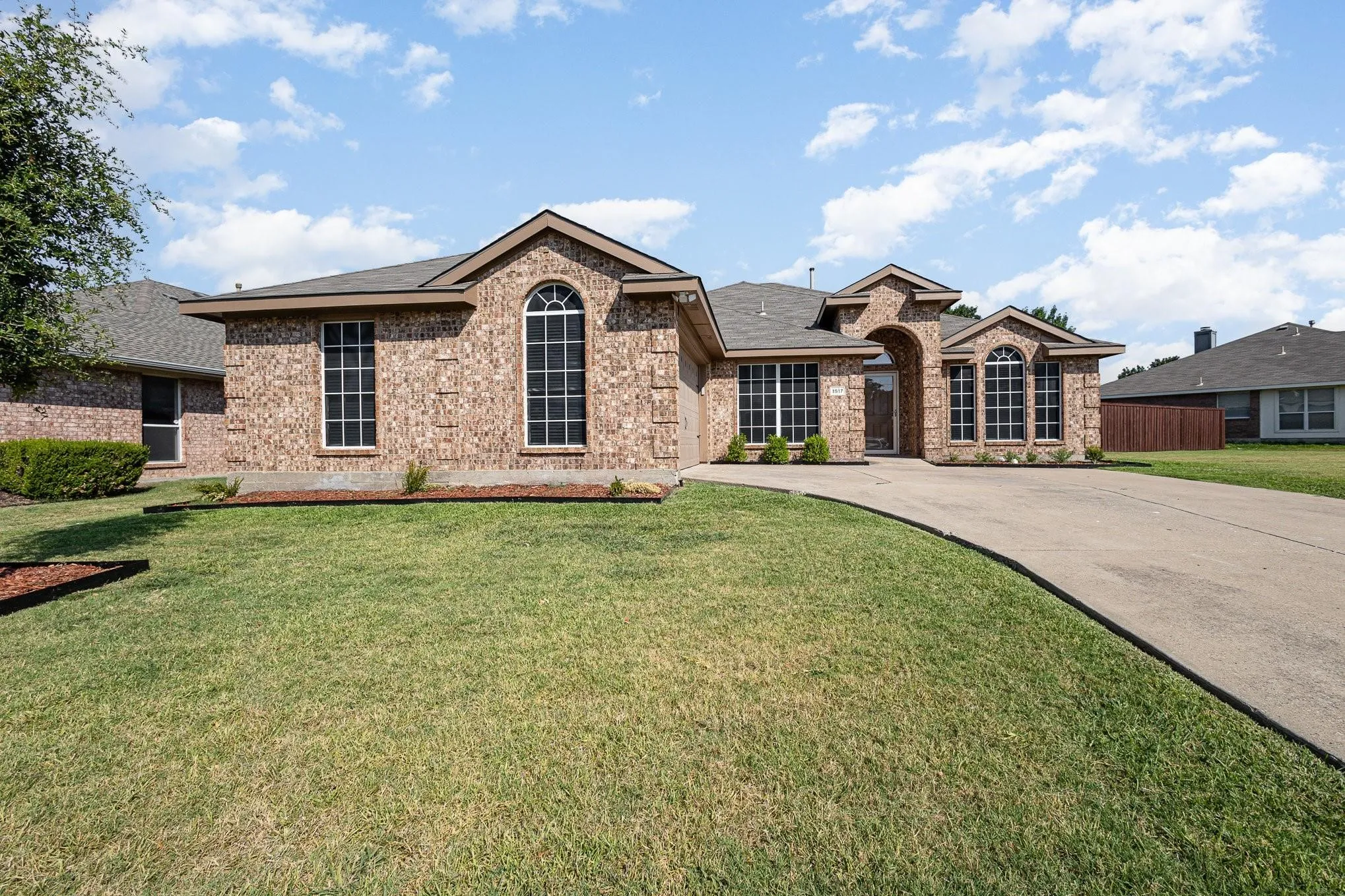 Single Family Residence For Rent in Collin County , 1817 Eastfork Lane, Wylie, Texas 75098, 3 Bedroom, 2 Bathroom, 2 Garage spaces, 2,065 Sqft, built in 2004, mls#21398563, Real Estate Agent in Wylie, Homes For Rent in Collin county, Homes For Rent in Wylie, Realtor in Wylie Texas, Real Estate Brokerage Independent Realty Texas, Luminita Cordes Realtor