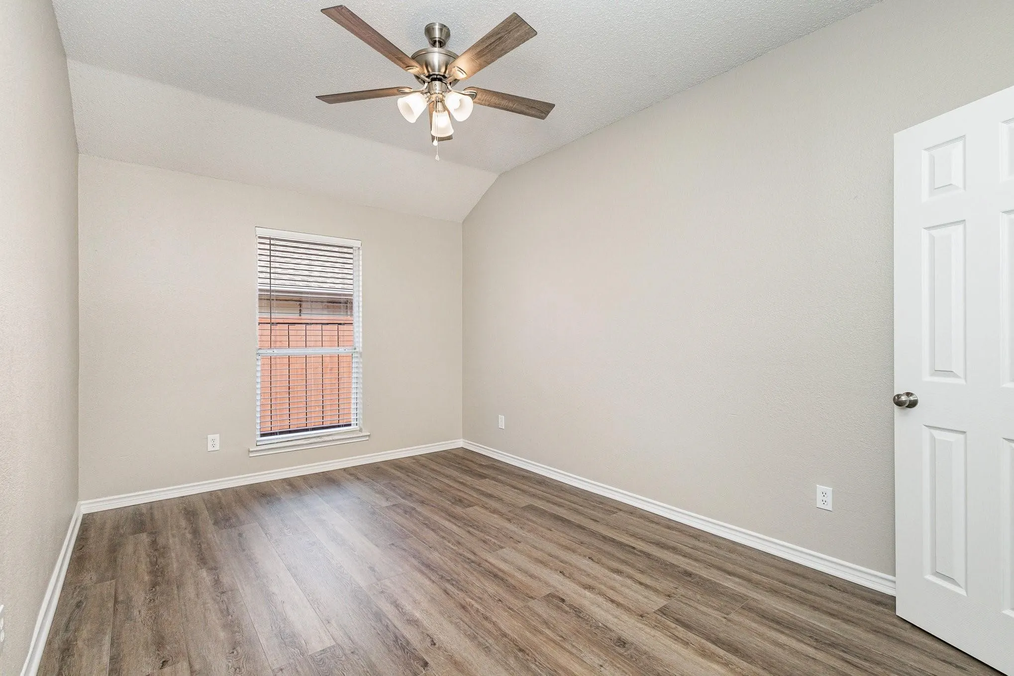 Single Family Residence For Rent in Collin County , 1817 Eastfork Lane, Wylie, Texas 75098, 3 Bedroom, 2 Bathroom, 2 Garage spaces, 2,065 Sqft, built in 2004, mls#21398563, Real Estate Agent in Wylie, Homes For Rent in Collin county, Homes For Rent in Wylie, Realtor in Wylie Texas, Real Estate Brokerage Independent Realty Texas, Luminita Cordes Realtor