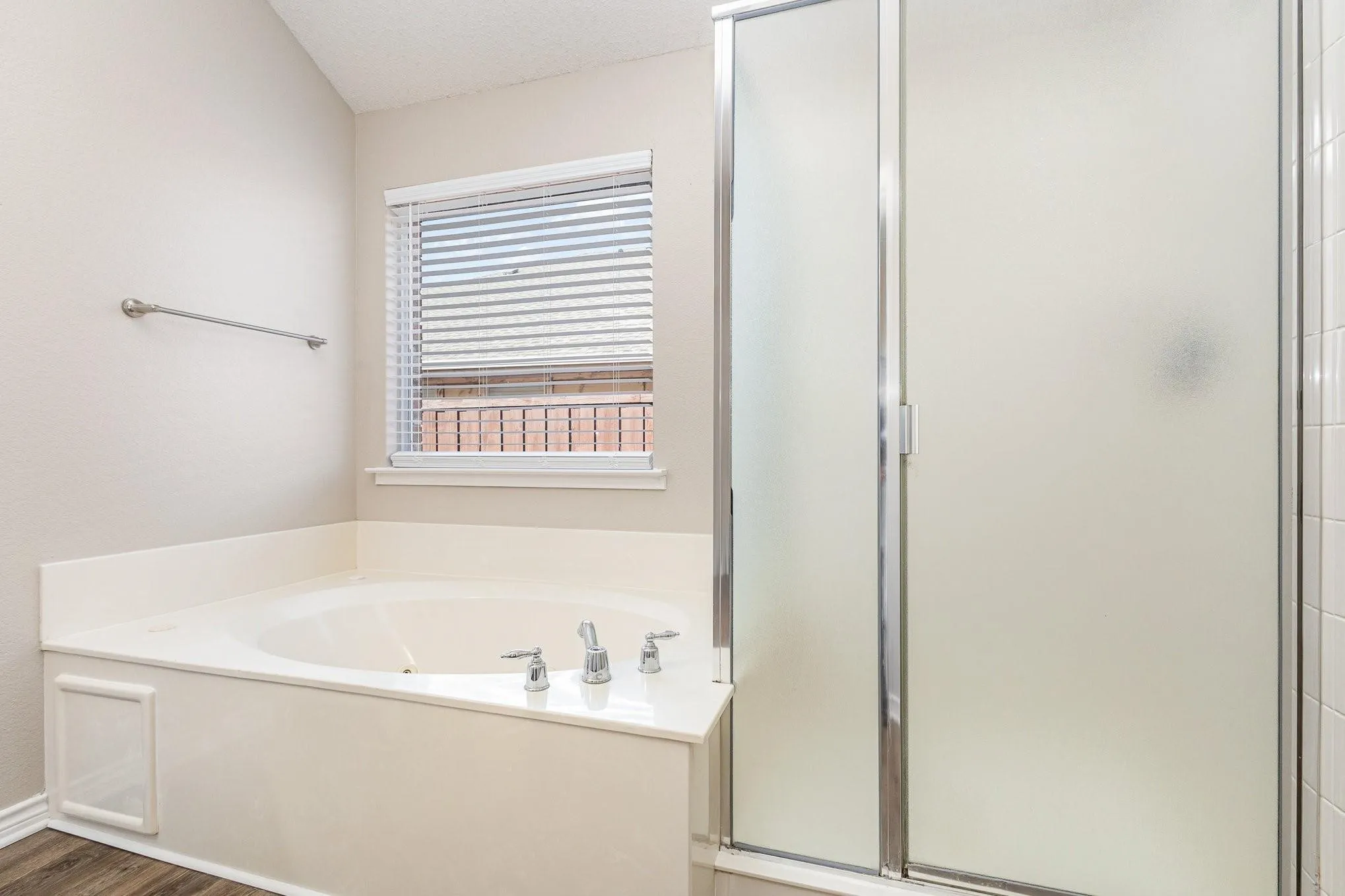 Single Family Residence For Rent in Collin County , 1817 Eastfork Lane, Wylie, Texas 75098, 3 Bedroom, 2 Bathroom, 2 Garage spaces, 2,065 Sqft, built in 2004, mls#21398563, Real Estate Agent in Wylie, Homes For Rent in Collin county, Homes For Rent in Wylie, Realtor in Wylie Texas, Real Estate Brokerage Independent Realty Texas, Luminita Cordes Realtor