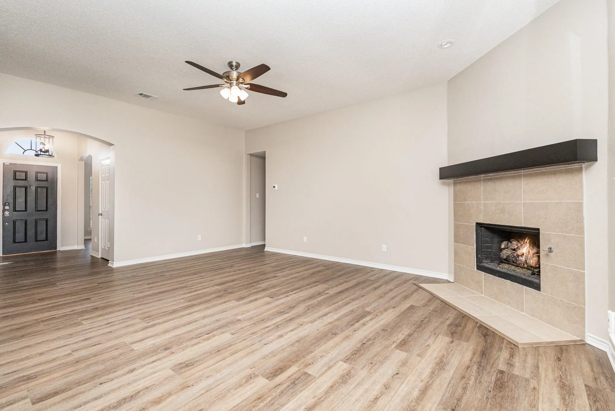 Single Family Residence For Rent in Collin County , 1817 Eastfork Lane, Wylie, Texas 75098, 3 Bedroom, 2 Bathroom, 2 Garage spaces, 2,065 Sqft, built in 2004, mls#21398563, Real Estate Agent in Wylie, Homes For Rent in Collin county, Homes For Rent in Wylie, Realtor in Wylie Texas, Real Estate Brokerage Independent Realty Texas, Luminita Cordes Realtor