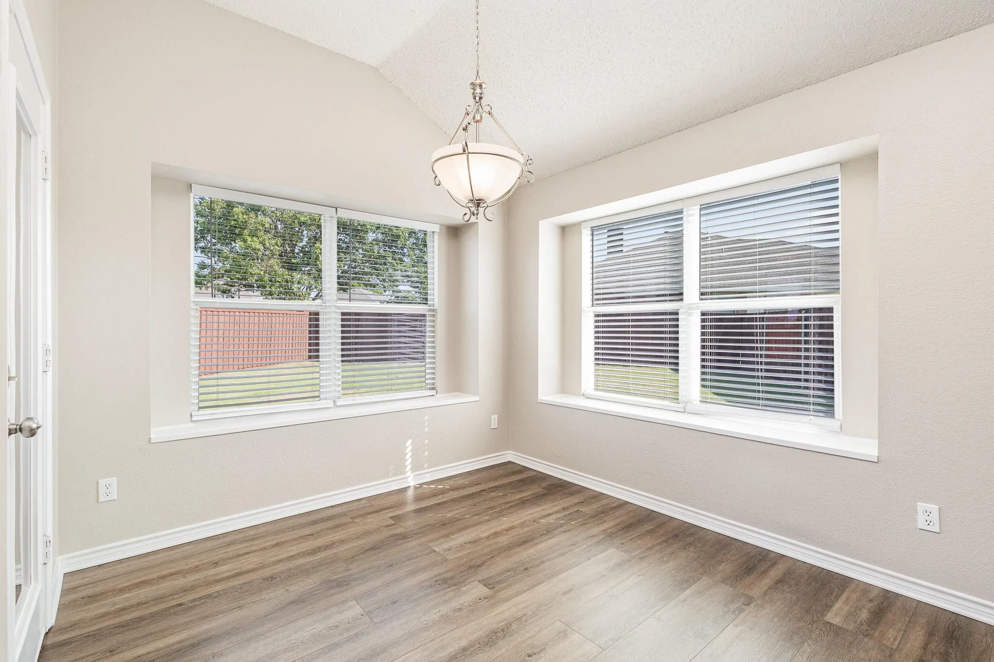 Single Family Residence For Rent in Collin County , 1817 Eastfork Lane, Wylie, Texas 75098, 3 Bedroom, 2 Bathroom, 2 Garage spaces, 2,065 Sqft, built in 2004, mls#21398563, Real Estate Agent in Wylie, Homes For Rent in Collin county, Homes For Rent in Wylie, Realtor in Wylie Texas, Real Estate Brokerage Independent Realty Texas, Luminita Cordes Realtor