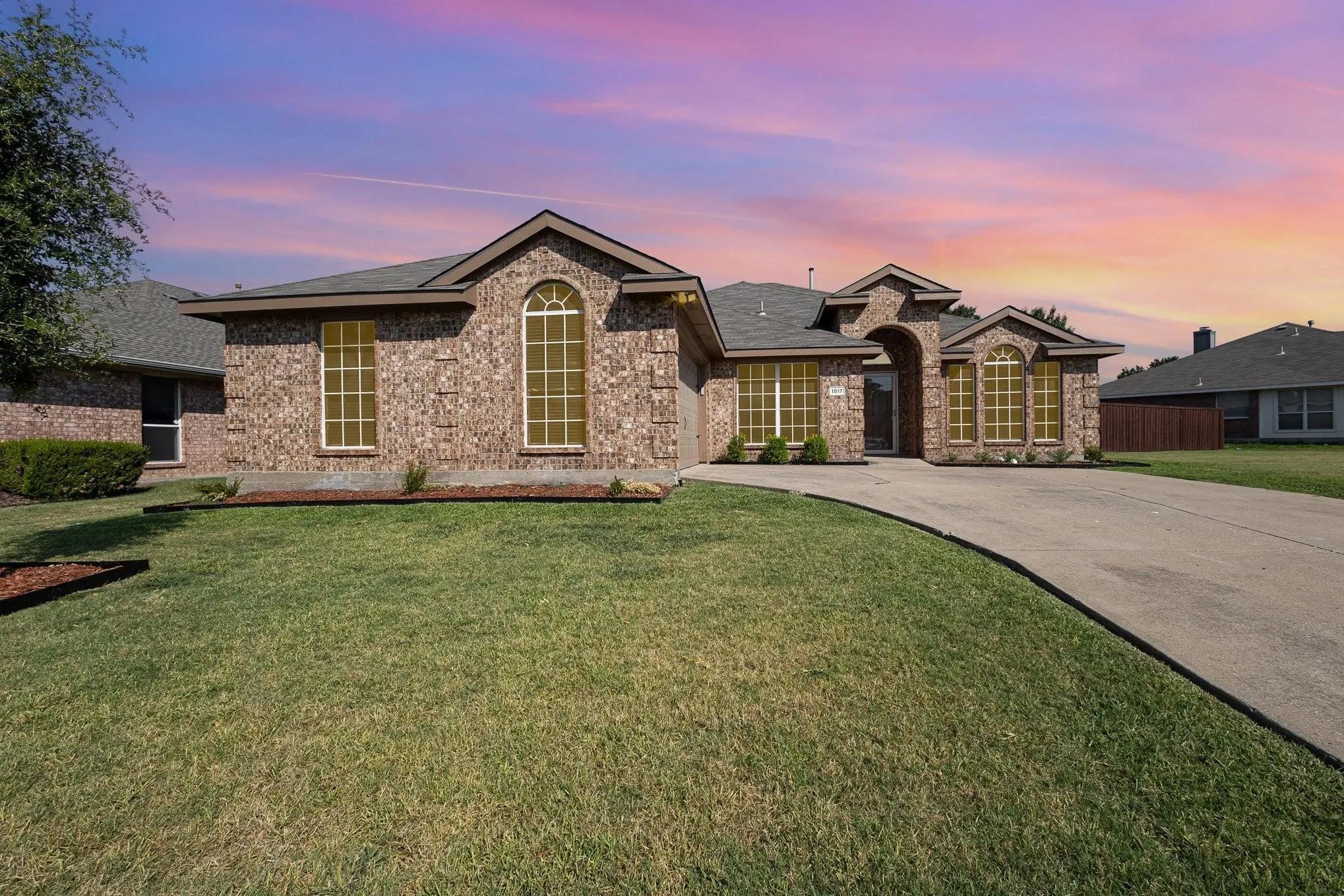 Single Family Residence For Rent in Collin County , 1817 Eastfork Lane, Wylie, Texas 75098, 3 Bedroom, 2 Bathroom, 2 Garage spaces, 2,065 Sqft, built in 2004, mls#21398563, Real Estate Agent in Wylie, Homes For Rent in Collin county, Homes For Rent in Wylie, Realtor in Wylie Texas, Real Estate Brokerage Independent Realty Texas, Luminita Cordes Realtor