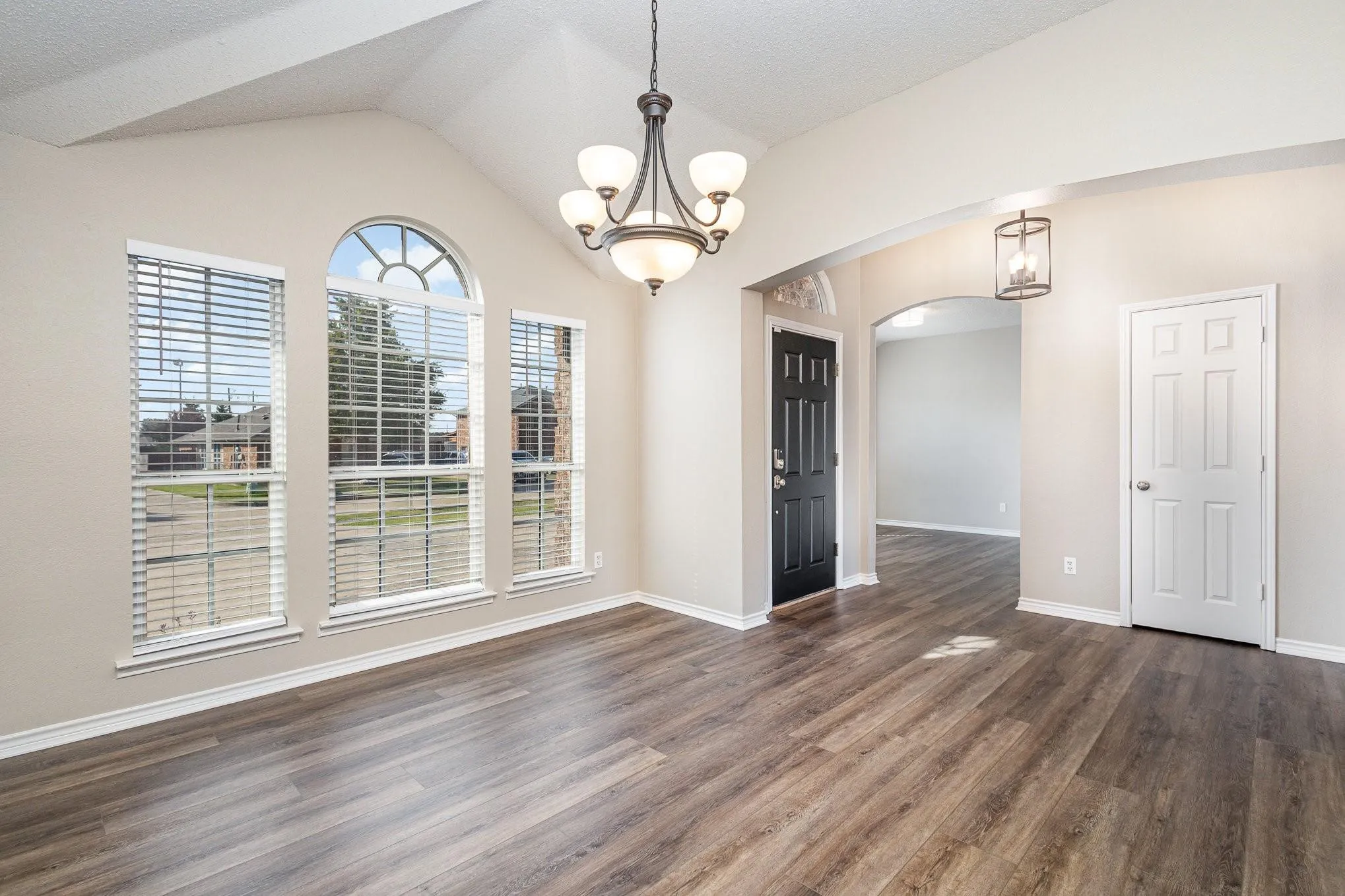 Single Family Residence For Rent in Collin County , 1817 Eastfork Lane, Wylie, Texas 75098, 3 Bedroom, 2 Bathroom, 2 Garage spaces, 2,065 Sqft, built in 2004, mls#21398563, Real Estate Agent in Wylie, Homes For Rent in Collin county, Homes For Rent in Wylie, Realtor in Wylie Texas, Real Estate Brokerage Independent Realty Texas, Luminita Cordes Realtor