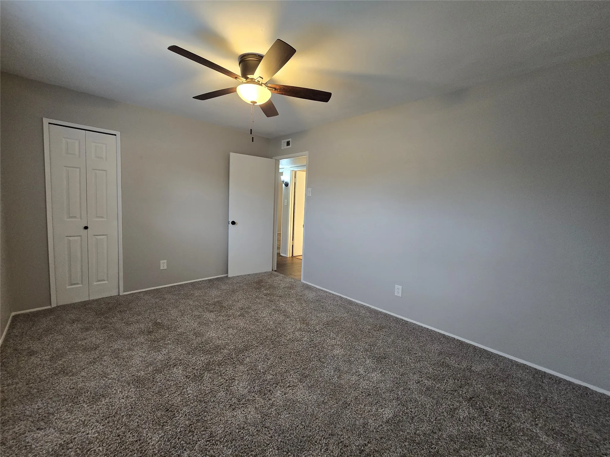Single Family Residence For Rent in Dallas County , 110 Yorkshire Street, Cedar Hill, Texas 75104, 4 Bedroom, 2 Bathroom, Garage spaces, 1,713 Sqft, built in 1970, mls#21402277, Real Estate Agent in Cedar Hill, Homes For Rent in Dallas county, Homes For Rent in Cedar Hill, Realtor in Cedar Hill Texas, Real Estate Brokerage Independent Realty Texas, Luminita Cordes Realtor