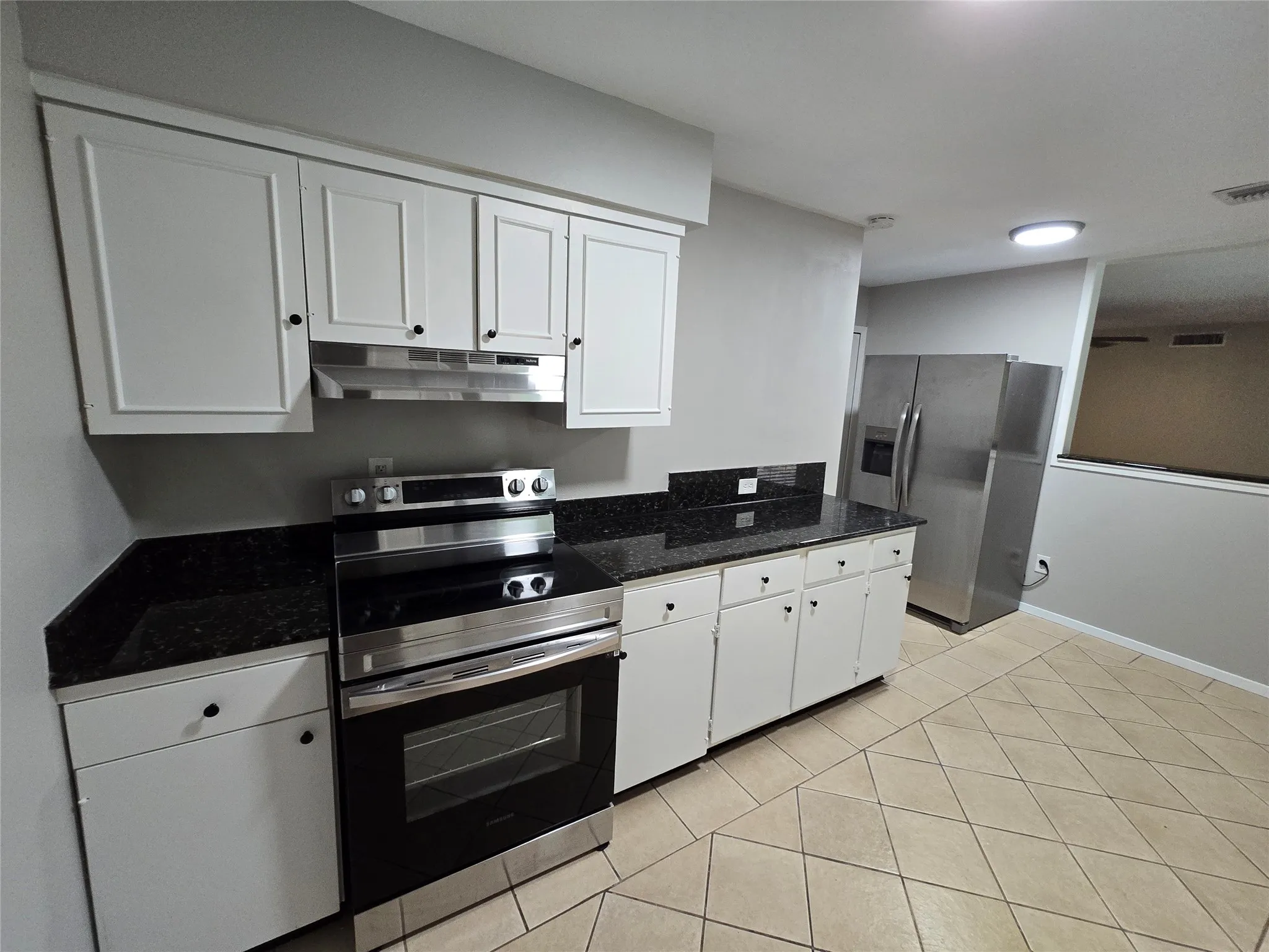 Single Family Residence For Rent in Dallas County , 110 Yorkshire Street, Cedar Hill, Texas 75104, 4 Bedroom, 2 Bathroom, Garage spaces, 1,713 Sqft, built in 1970, mls#21402277, Real Estate Agent in Cedar Hill, Homes For Rent in Dallas county, Homes For Rent in Cedar Hill, Realtor in Cedar Hill Texas, Real Estate Brokerage Independent Realty Texas, Luminita Cordes Realtor