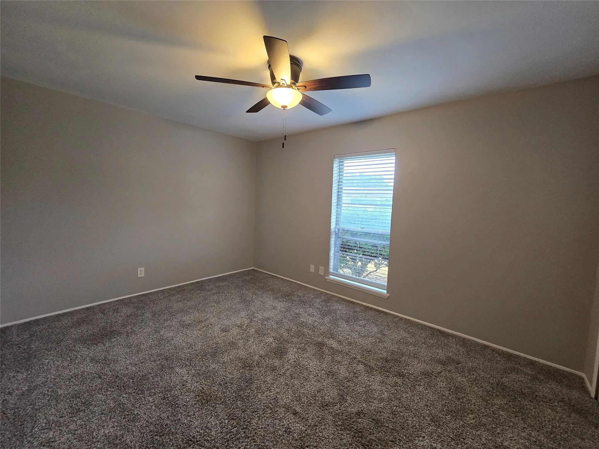 Single Family Residence For Rent in Dallas County , 110 Yorkshire Street, Cedar Hill, Texas 75104, 4 Bedroom, 2 Bathroom, Garage spaces, 1,713 Sqft, built in 1970, mls#21402277, Real Estate Agent in Cedar Hill, Homes For Rent in Dallas county, Homes For Rent in Cedar Hill, Realtor in Cedar Hill Texas, Real Estate Brokerage Independent Realty Texas, Luminita Cordes Realtor