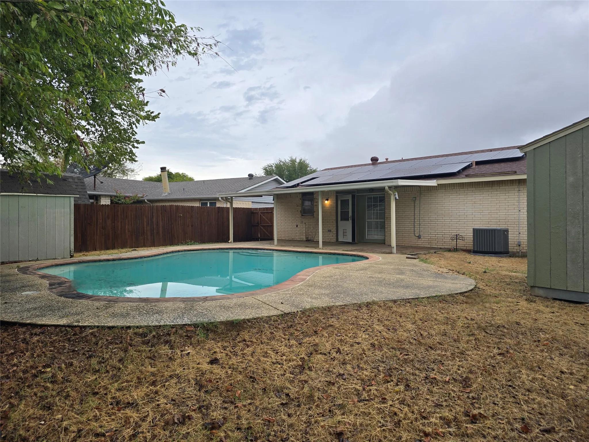 Single Family Residence For Rent in Dallas County , 110 Yorkshire Street, Cedar Hill, Texas 75104, 4 Bedroom, 2 Bathroom, Garage spaces, 1,713 Sqft, built in 1970, mls#21402277, Real Estate Agent in Cedar Hill, Homes For Rent in Dallas county, Homes For Rent in Cedar Hill, Realtor in Cedar Hill Texas, Real Estate Brokerage Independent Realty Texas, Luminita Cordes Realtor