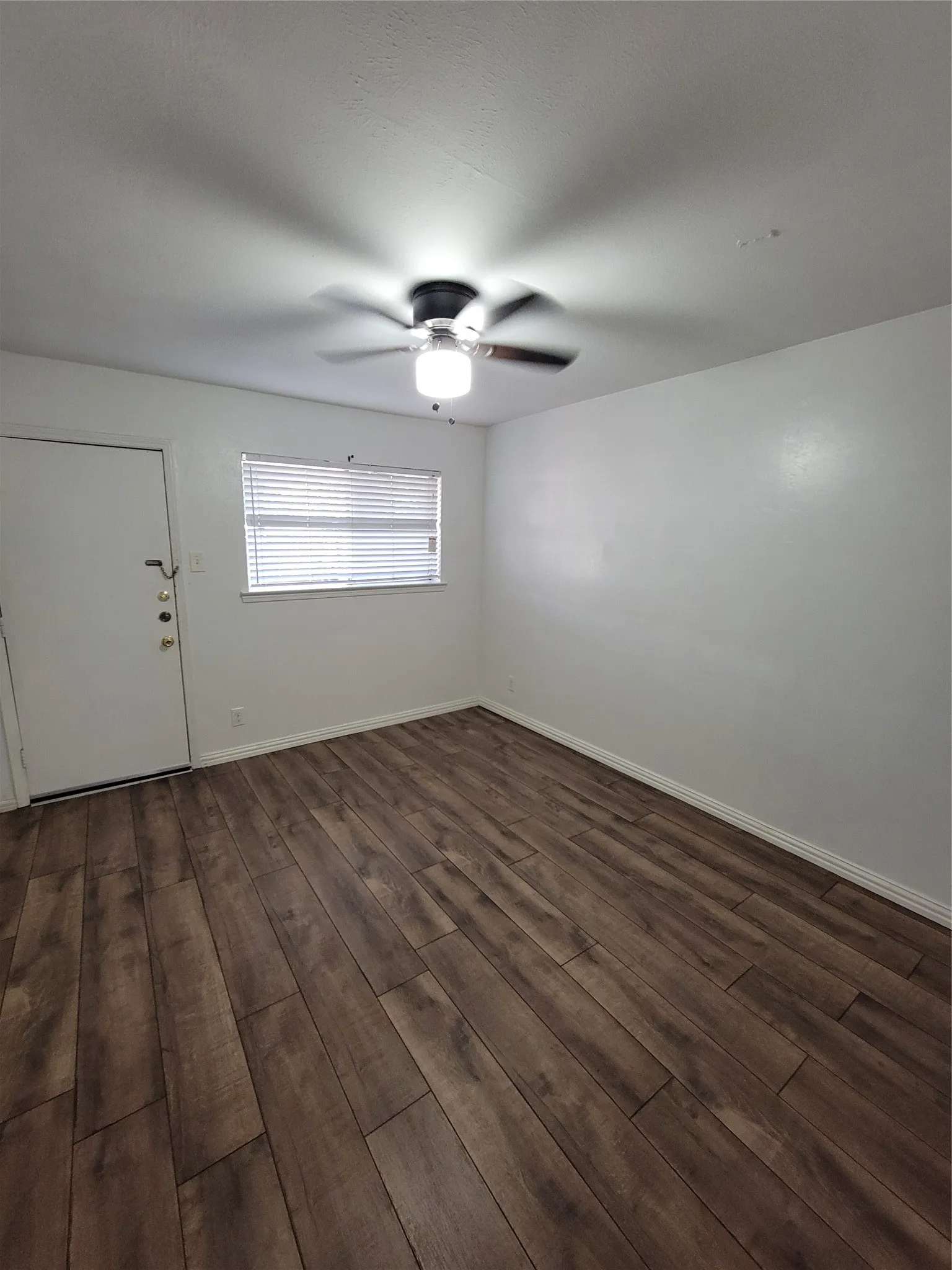 Condominium For Sale in Dallas County , 3520 Parkridge Drive 114, Dallas, Texas 75234, 2 Bedroom, 1 Bathroom, Garage spaces, 779 Sqft, built in 1982, mls#21402279, Real Estate Agent in Dallas, Homes For Sale in Dallas county, Homes For Sale in Dallas, Realtor in Dallas Texas, Real Estate Brokerage Independent Realty Texas, Luminita Cordes Realtor