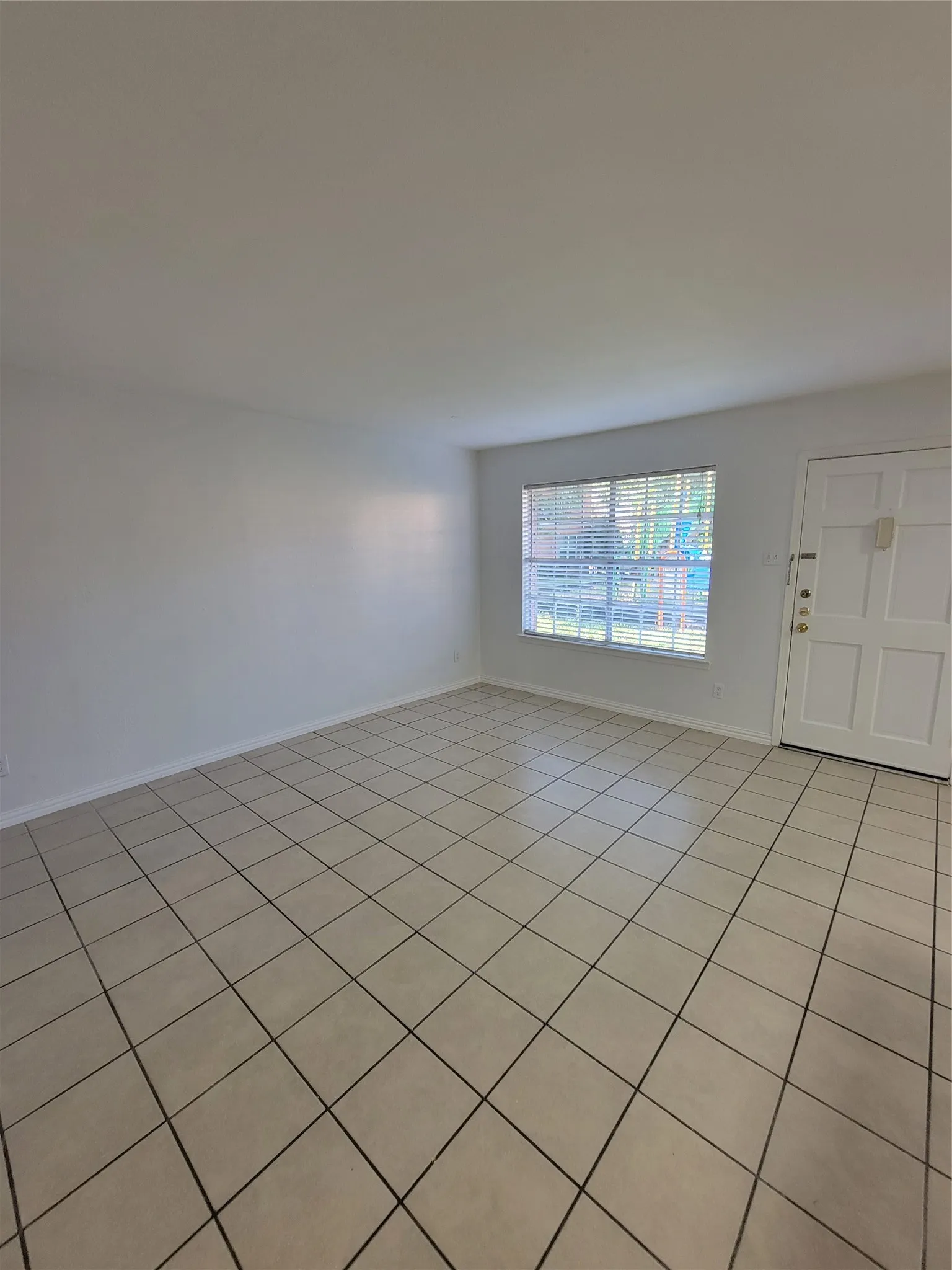 Condominium For Sale in Dallas County , 3520 Parkridge Drive 114, Dallas, Texas 75234, 2 Bedroom, 1 Bathroom, Garage spaces, 779 Sqft, built in 1982, mls#21402279, Real Estate Agent in Dallas, Homes For Sale in Dallas county, Homes For Sale in Dallas, Realtor in Dallas Texas, Real Estate Brokerage Independent Realty Texas, Luminita Cordes Realtor