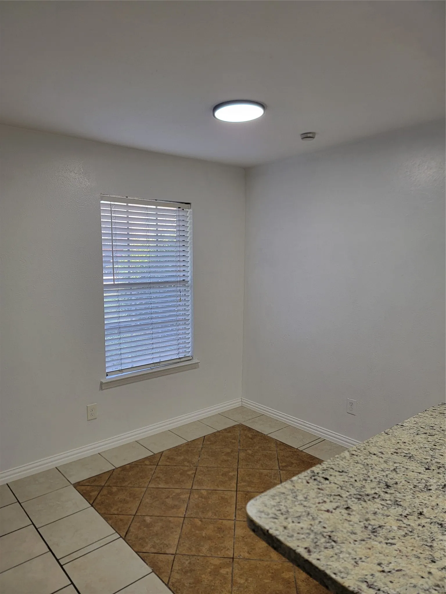 Condominium For Sale in Dallas County , 3520 Parkridge Drive 114, Dallas, Texas 75234, 2 Bedroom, 1 Bathroom, Garage spaces, 779 Sqft, built in 1982, mls#21402279, Real Estate Agent in Dallas, Homes For Sale in Dallas county, Homes For Sale in Dallas, Realtor in Dallas Texas, Real Estate Brokerage Independent Realty Texas, Luminita Cordes Realtor
