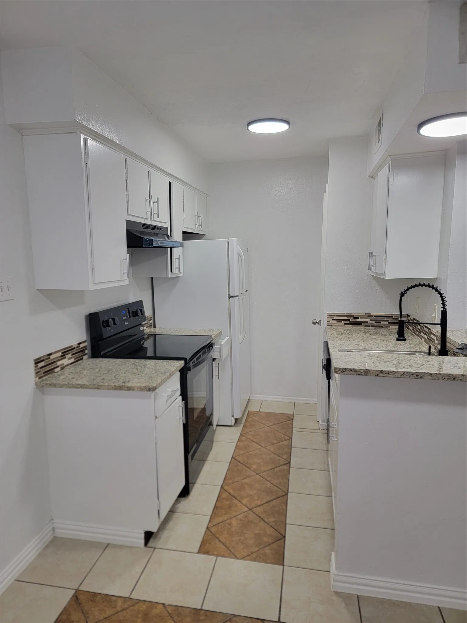 Condominium For Sale in Dallas County , 3520 Parkridge Drive 114, Dallas, Texas 75234, 2 Bedroom, 1 Bathroom, Garage spaces, 779 Sqft, built in 1982, mls#21402279, Real Estate Agent in Dallas, Homes For Sale in Dallas county, Homes For Sale in Dallas, Realtor in Dallas Texas, Real Estate Brokerage Independent Realty Texas, Luminita Cordes Realtor