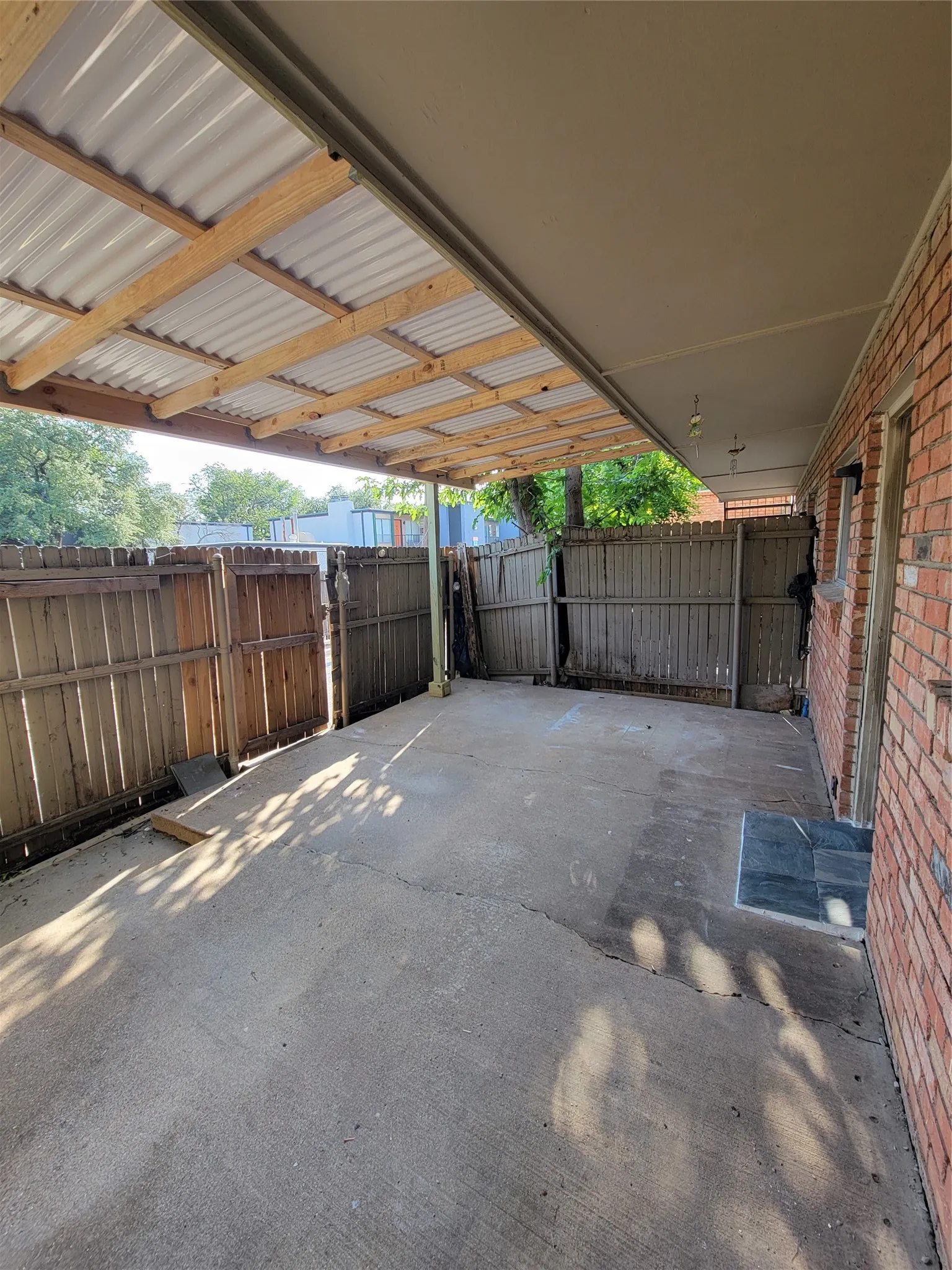 Condominium For Sale in Dallas County , 3520 Parkridge Drive 114, Dallas, Texas 75234, 2 Bedroom, 1 Bathroom, Garage spaces, 779 Sqft, built in 1982, mls#21402279, Real Estate Agent in Dallas, Homes For Sale in Dallas county, Homes For Sale in Dallas, Realtor in Dallas Texas, Real Estate Brokerage Independent Realty Texas, Luminita Cordes Realtor