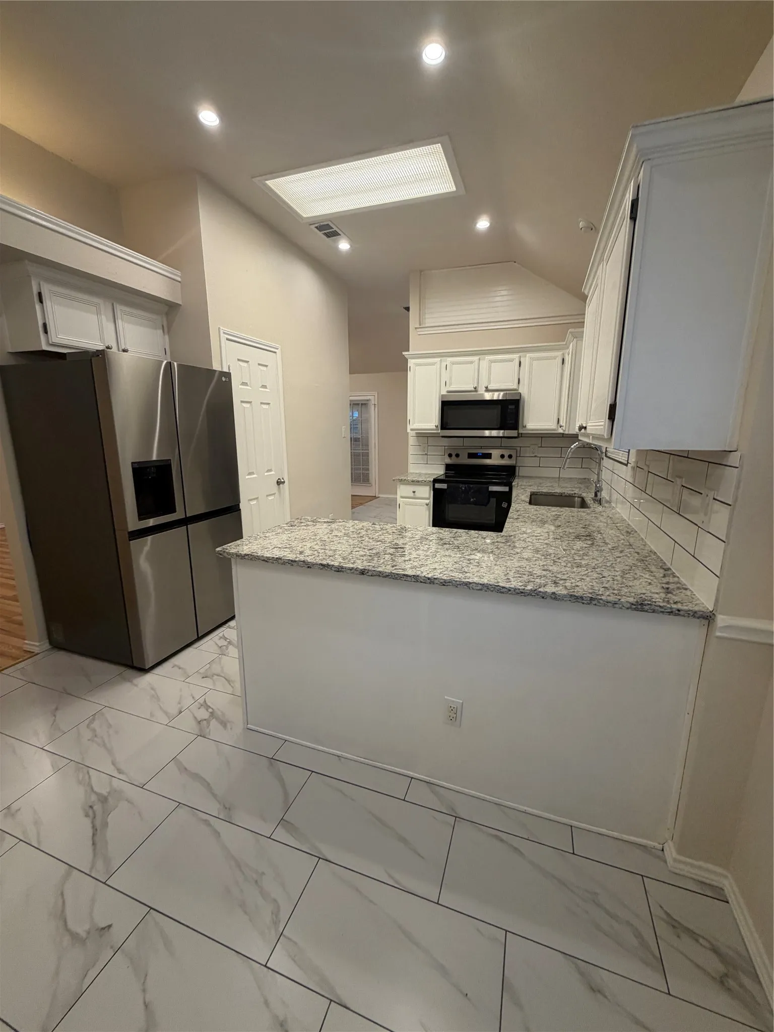 Single Family Residence For Rent in Tarrant County , 4724 Birchbend Lane, Fort Worth, Texas 76137, 3 Bedroom, 2 Bathroom, 2 Garage spaces, 1,940 Sqft, built in 1992, mls#21402280, Real Estate Agent in Fort Worth, Homes For Rent in Tarrant county, Homes For Rent in Fort Worth, Realtor in Fort Worth Texas, Real Estate Brokerage Independent Realty Texas, Luminita Cordes Realtor