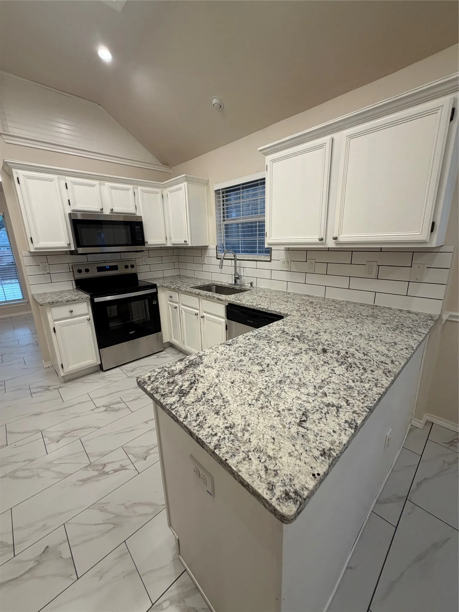 Single Family Residence For Rent in Tarrant County , 4724 Birchbend Lane, Fort Worth, Texas 76137, 3 Bedroom, 2 Bathroom, 2 Garage spaces, 1,940 Sqft, built in 1992, mls#21402280, Real Estate Agent in Fort Worth, Homes For Rent in Tarrant county, Homes For Rent in Fort Worth, Realtor in Fort Worth Texas, Real Estate Brokerage Independent Realty Texas, Luminita Cordes Realtor