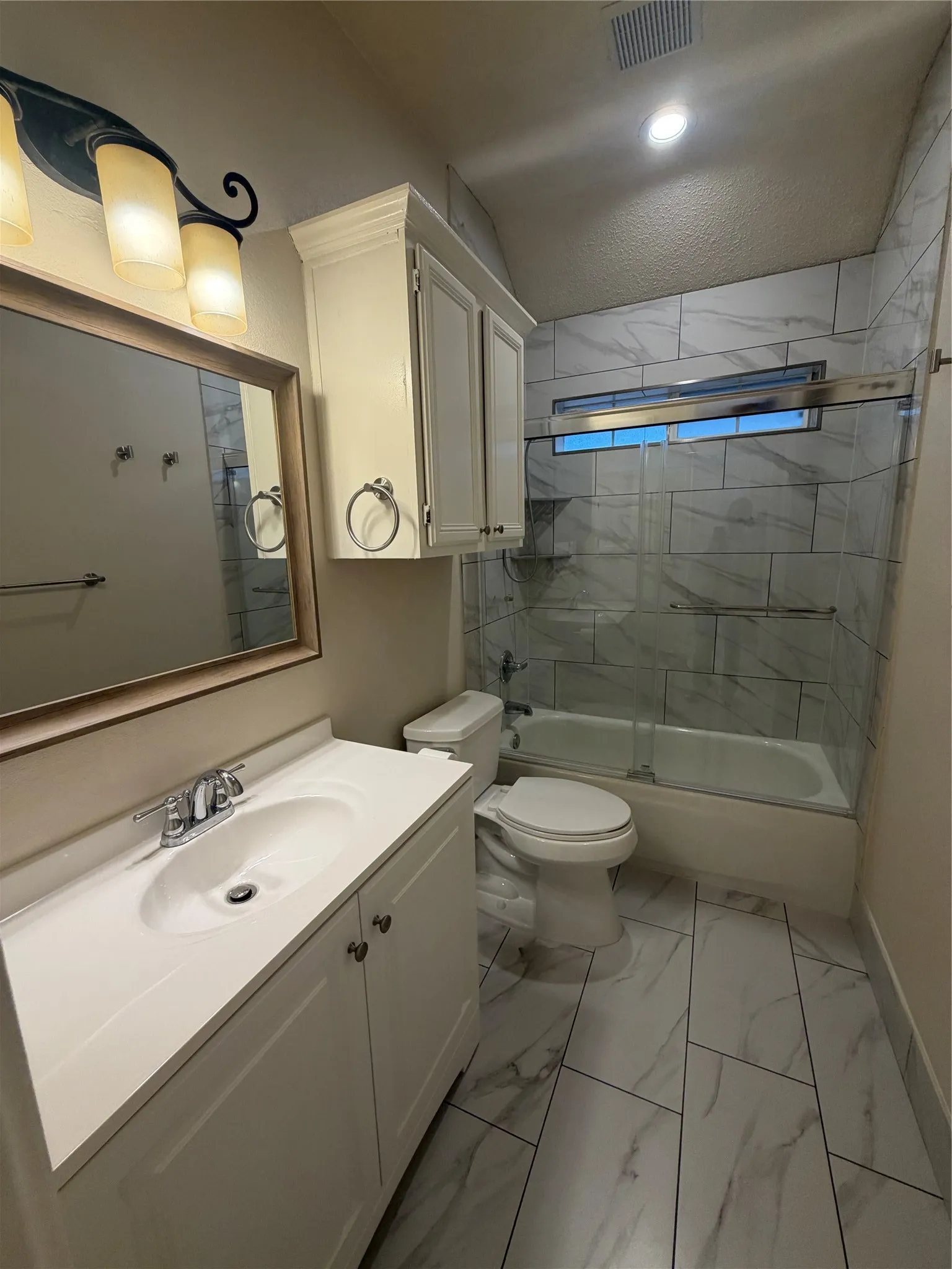 Single Family Residence For Rent in Tarrant County , 4724 Birchbend Lane, Fort Worth, Texas 76137, 3 Bedroom, 2 Bathroom, 2 Garage spaces, 1,940 Sqft, built in 1992, mls#21402280, Real Estate Agent in Fort Worth, Homes For Rent in Tarrant county, Homes For Rent in Fort Worth, Realtor in Fort Worth Texas, Real Estate Brokerage Independent Realty Texas, Luminita Cordes Realtor