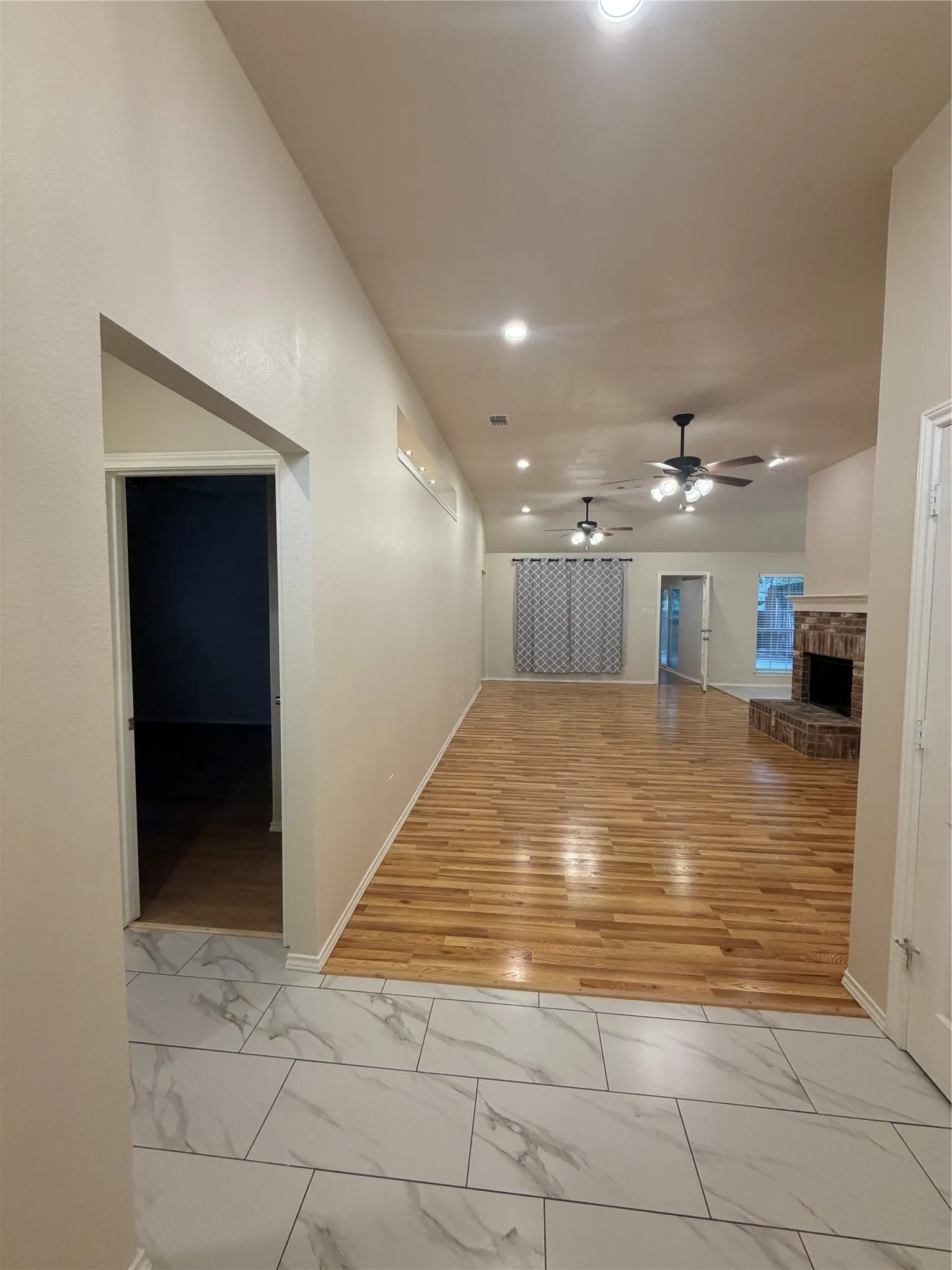 Single Family Residence For Rent in Tarrant County , 4724 Birchbend Lane, Fort Worth, Texas 76137, 3 Bedroom, 2 Bathroom, 2 Garage spaces, 1,940 Sqft, built in 1992, mls#21402280, Real Estate Agent in Fort Worth, Homes For Rent in Tarrant county, Homes For Rent in Fort Worth, Realtor in Fort Worth Texas, Real Estate Brokerage Independent Realty Texas, Luminita Cordes Realtor