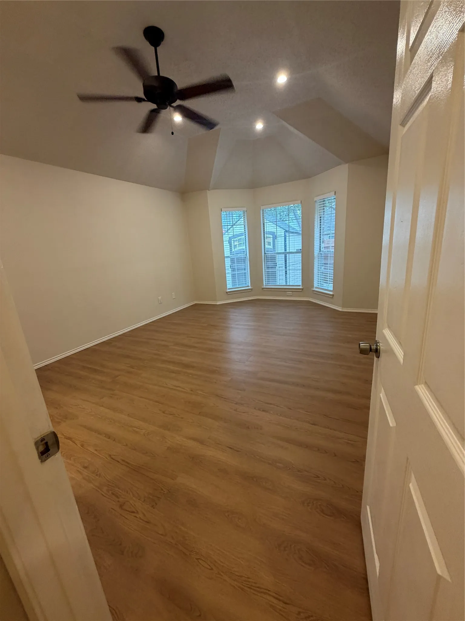 Single Family Residence For Rent in Tarrant County , 4724 Birchbend Lane, Fort Worth, Texas 76137, 3 Bedroom, 2 Bathroom, 2 Garage spaces, 1,940 Sqft, built in 1992, mls#21402280, Real Estate Agent in Fort Worth, Homes For Rent in Tarrant county, Homes For Rent in Fort Worth, Realtor in Fort Worth Texas, Real Estate Brokerage Independent Realty Texas, Luminita Cordes Realtor
