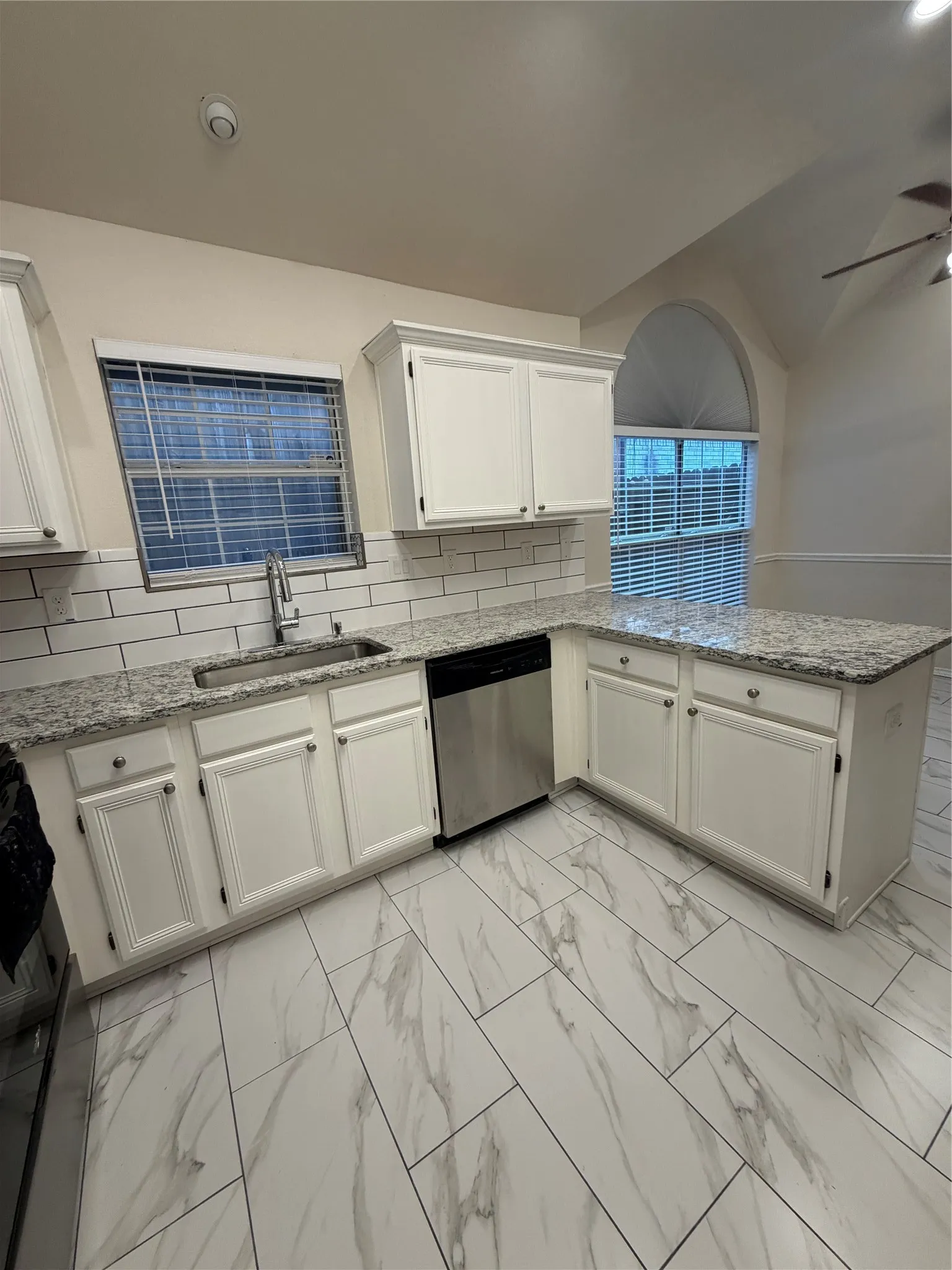 Single Family Residence For Rent in Tarrant County , 4724 Birchbend Lane, Fort Worth, Texas 76137, 3 Bedroom, 2 Bathroom, 2 Garage spaces, 1,940 Sqft, built in 1992, mls#21402280, Real Estate Agent in Fort Worth, Homes For Rent in Tarrant county, Homes For Rent in Fort Worth, Realtor in Fort Worth Texas, Real Estate Brokerage Independent Realty Texas, Luminita Cordes Realtor