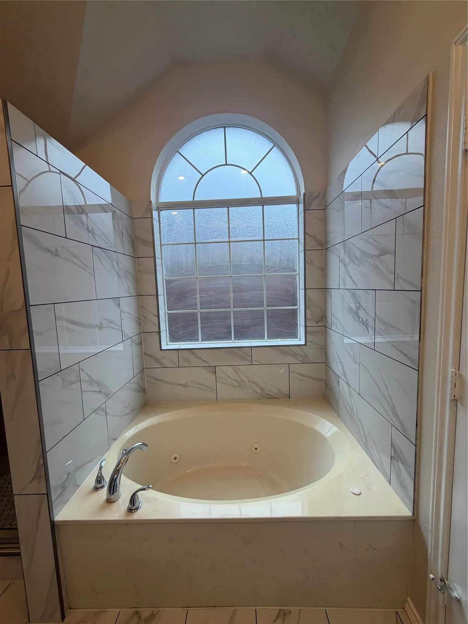Single Family Residence For Rent in Tarrant County , 4724 Birchbend Lane, Fort Worth, Texas 76137, 3 Bedroom, 2 Bathroom, 2 Garage spaces, 1,940 Sqft, built in 1992, mls#21402280, Real Estate Agent in Fort Worth, Homes For Rent in Tarrant county, Homes For Rent in Fort Worth, Realtor in Fort Worth Texas, Real Estate Brokerage Independent Realty Texas, Luminita Cordes Realtor