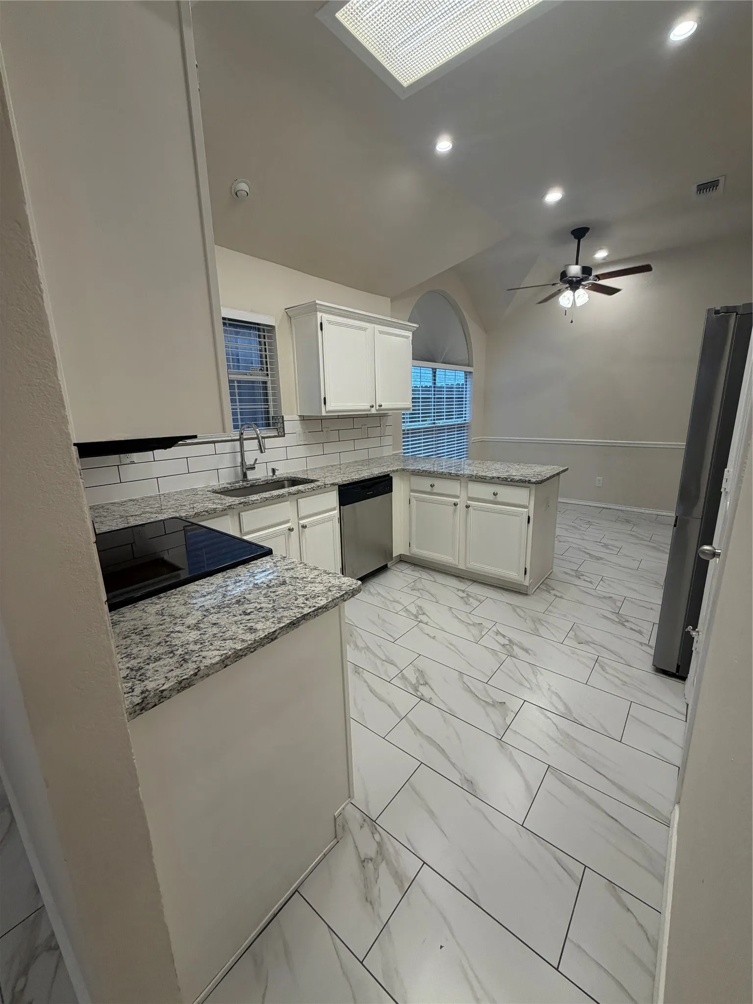 Single Family Residence For Rent in Tarrant County , 4724 Birchbend Lane, Fort Worth, Texas 76137, 3 Bedroom, 2 Bathroom, 2 Garage spaces, 1,940 Sqft, built in 1992, mls#21402280, Real Estate Agent in Fort Worth, Homes For Rent in Tarrant county, Homes For Rent in Fort Worth, Realtor in Fort Worth Texas, Real Estate Brokerage Independent Realty Texas, Luminita Cordes Realtor
