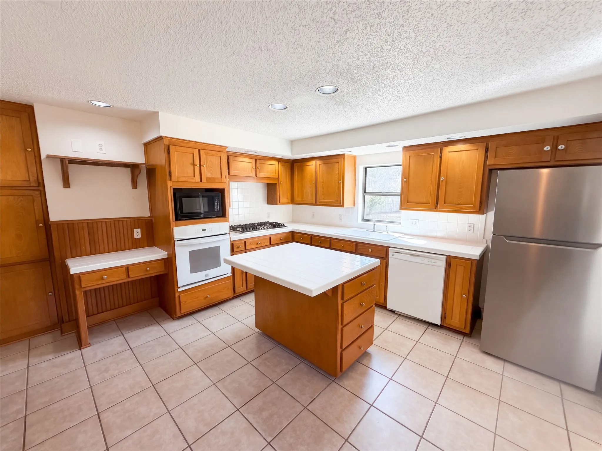 Single Family Residence For Sale in Tarrant County , 5609 Baylor Avenue, River Oaks, Texas 76114, 3 Bedroom, 2 Bathroom, 4 Garage spaces, 1,578 Sqft, built in 1937, mls#21400205, Real Estate Agent in River Oaks, Homes For Sale in Tarrant county, Homes For Sale in River Oaks, Realtor in River Oaks Texas, Real Estate Brokerage Independent Realty Texas, Luminita Cordes Realtor