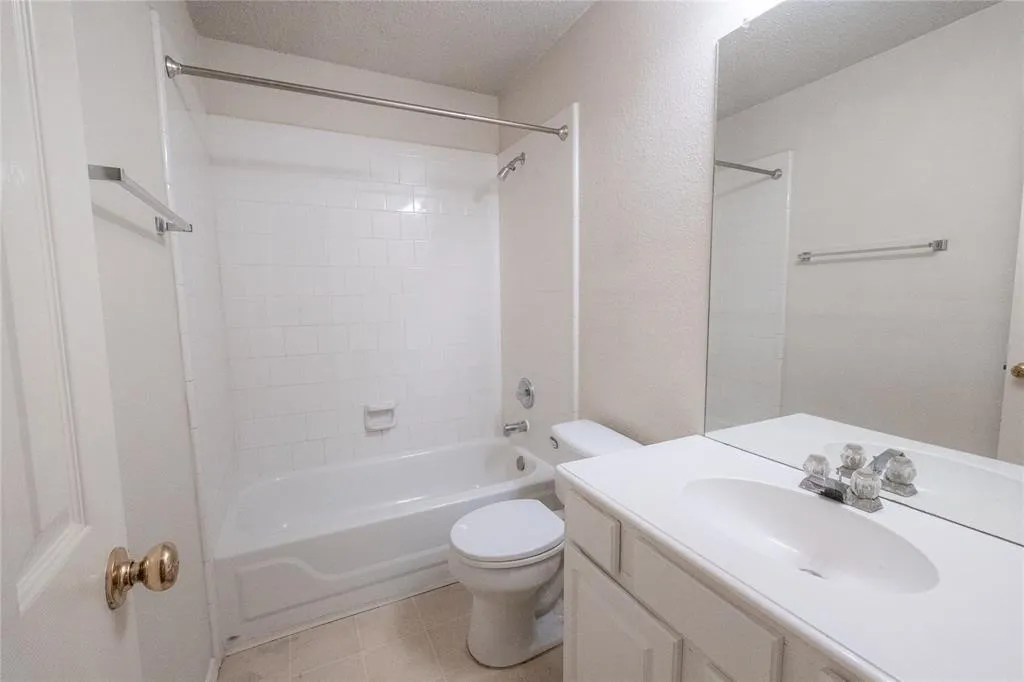 Single Family Residence For Rent in Tarrant County , 817 Stafford Station Drive, Saginaw, Texas 76131, 3 Bedroom, 2 Bathroom, 2 Garage spaces, 1,472 Sqft, built in 1999, mls#21402216, Real Estate Agent in Saginaw, Homes For Rent in Tarrant county, Homes For Rent in Saginaw, Realtor in Saginaw Texas, Real Estate Brokerage Independent Realty Texas, Luminita Cordes Realtor