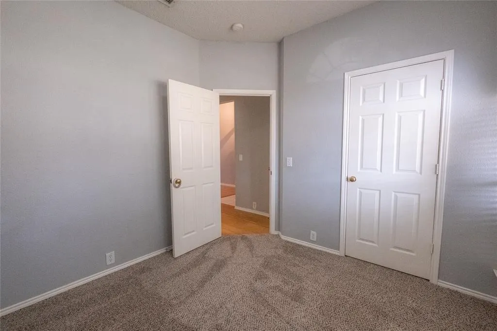 Single Family Residence For Rent in Tarrant County , 817 Stafford Station Drive, Saginaw, Texas 76131, 3 Bedroom, 2 Bathroom, 2 Garage spaces, 1,472 Sqft, built in 1999, mls#21402216, Real Estate Agent in Saginaw, Homes For Rent in Tarrant county, Homes For Rent in Saginaw, Realtor in Saginaw Texas, Real Estate Brokerage Independent Realty Texas, Luminita Cordes Realtor